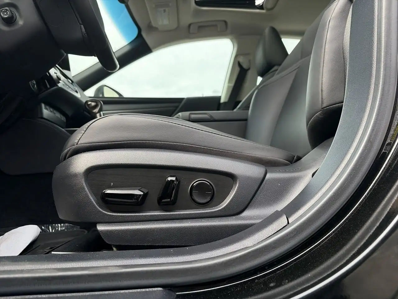 Lexus ES снимка Lexus ES