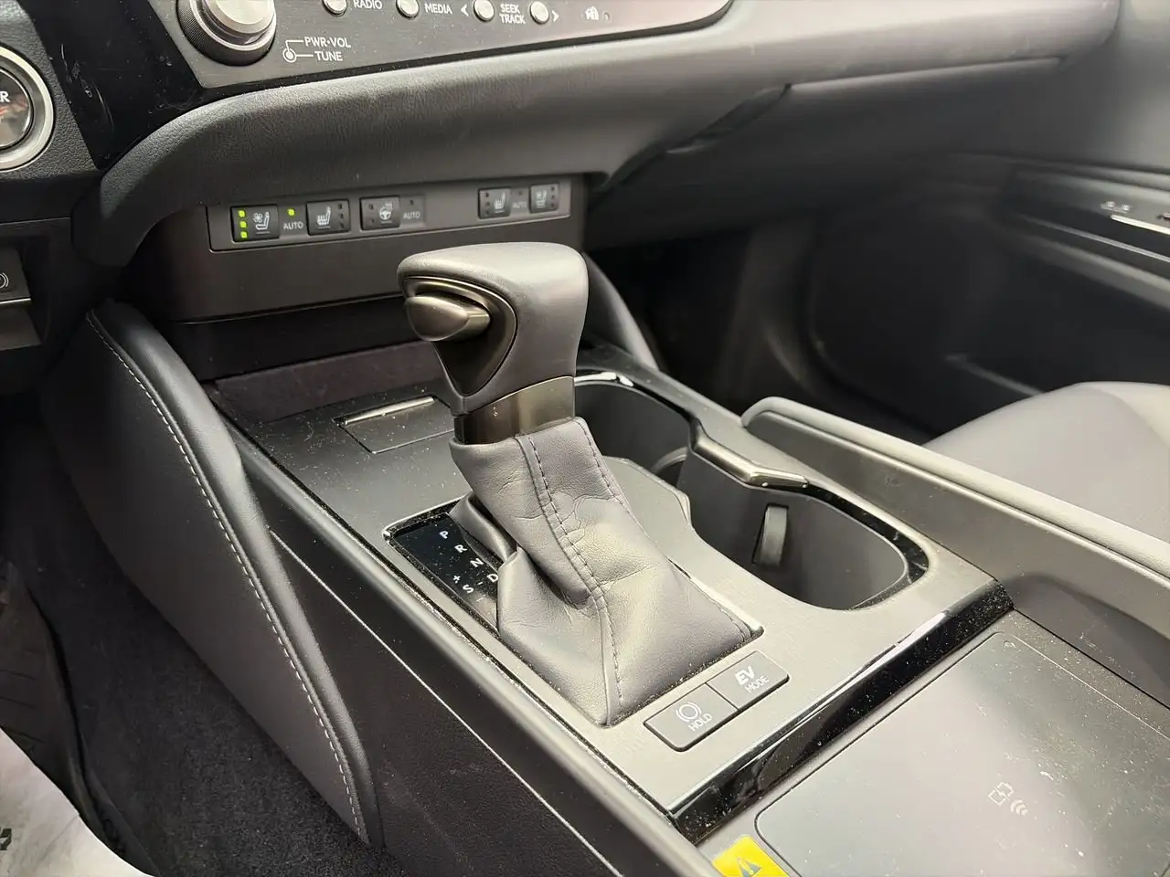 Lexus ES снимка Lexus ES