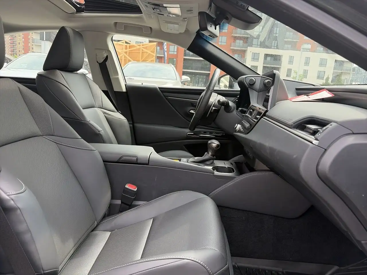 Lexus ES снимка Lexus ES