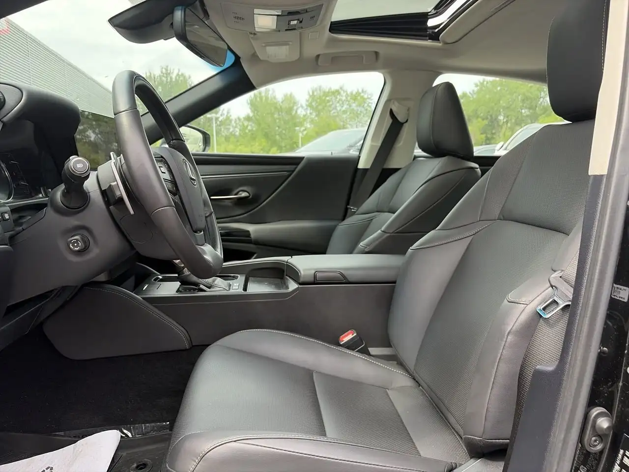 Lexus ES снимка Lexus ES