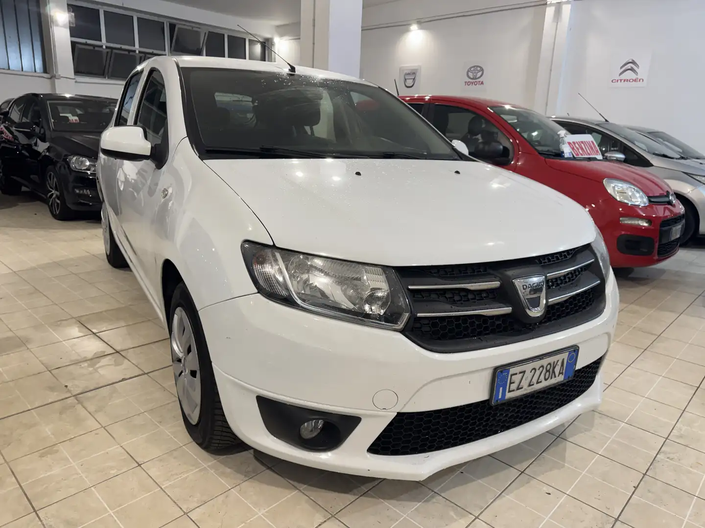 Dacia Sandero 1.2 Laureate Gpl 75cv - 1