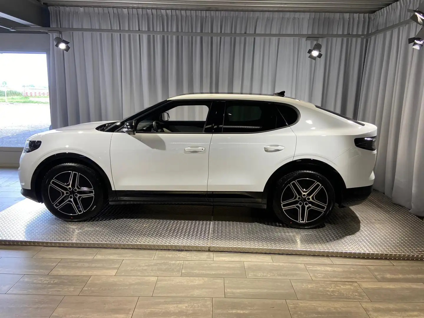 Ford Capri Premium Extended Range RWD 77 kWh Ford Capri Premi Blanc - 2