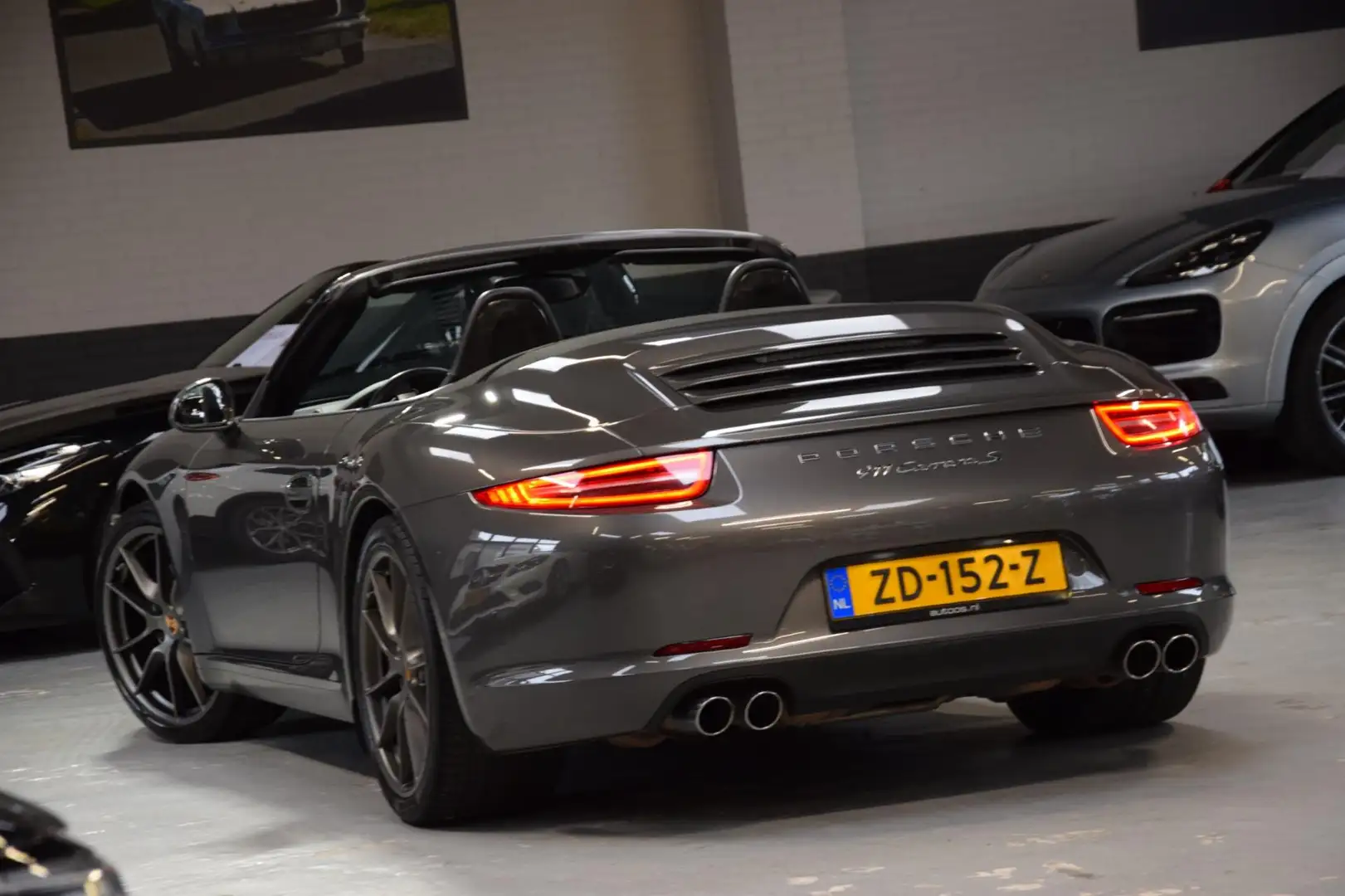 Porsche 991 Cabrio 991 3.8 Carrera S|Navi|Sport-Uitlaat|Dealer Grau - 2