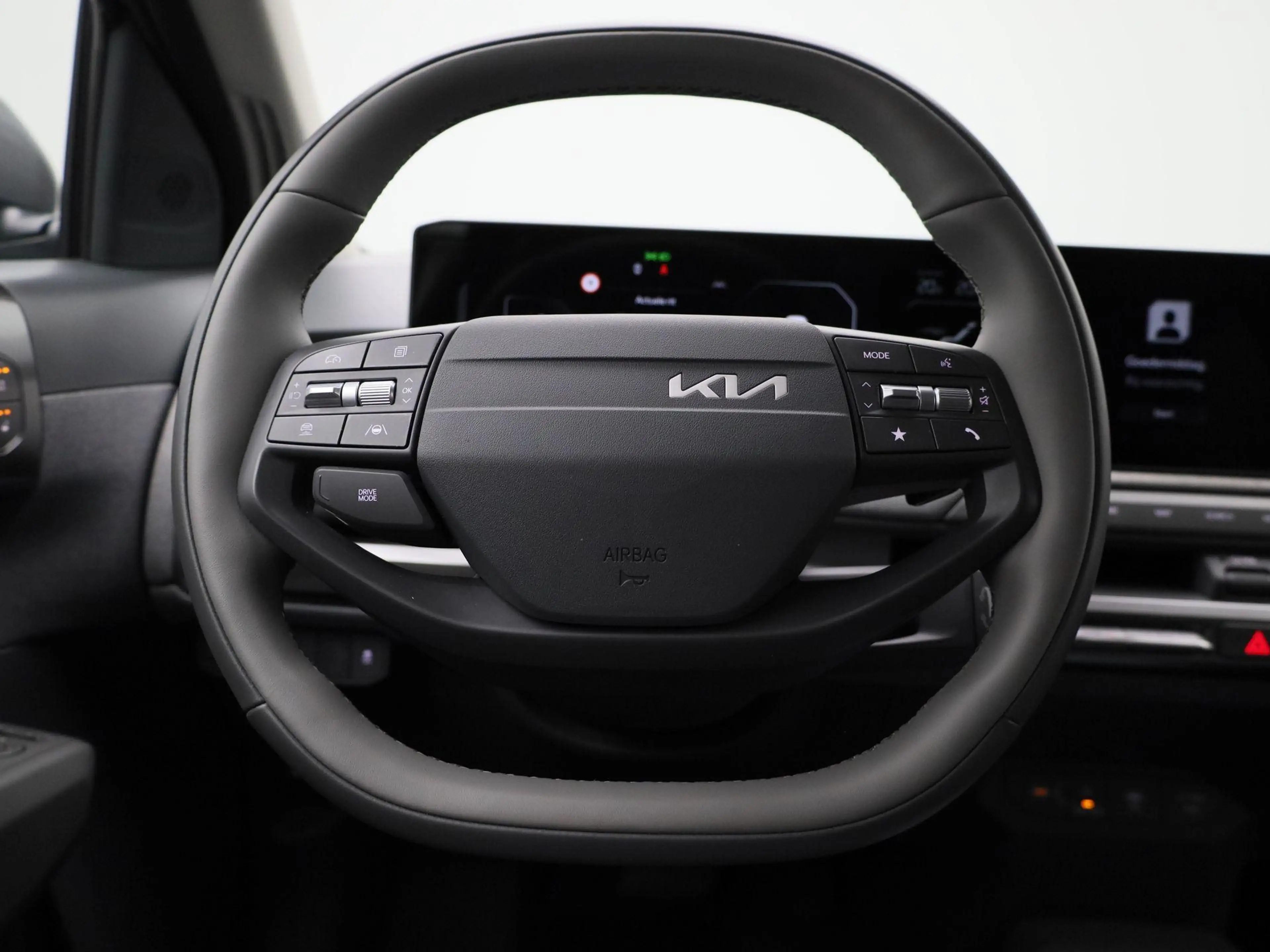 Kia EV3 Plus 81.4 kWh Stoelverwarming | Camera | Keyless | — photo 9