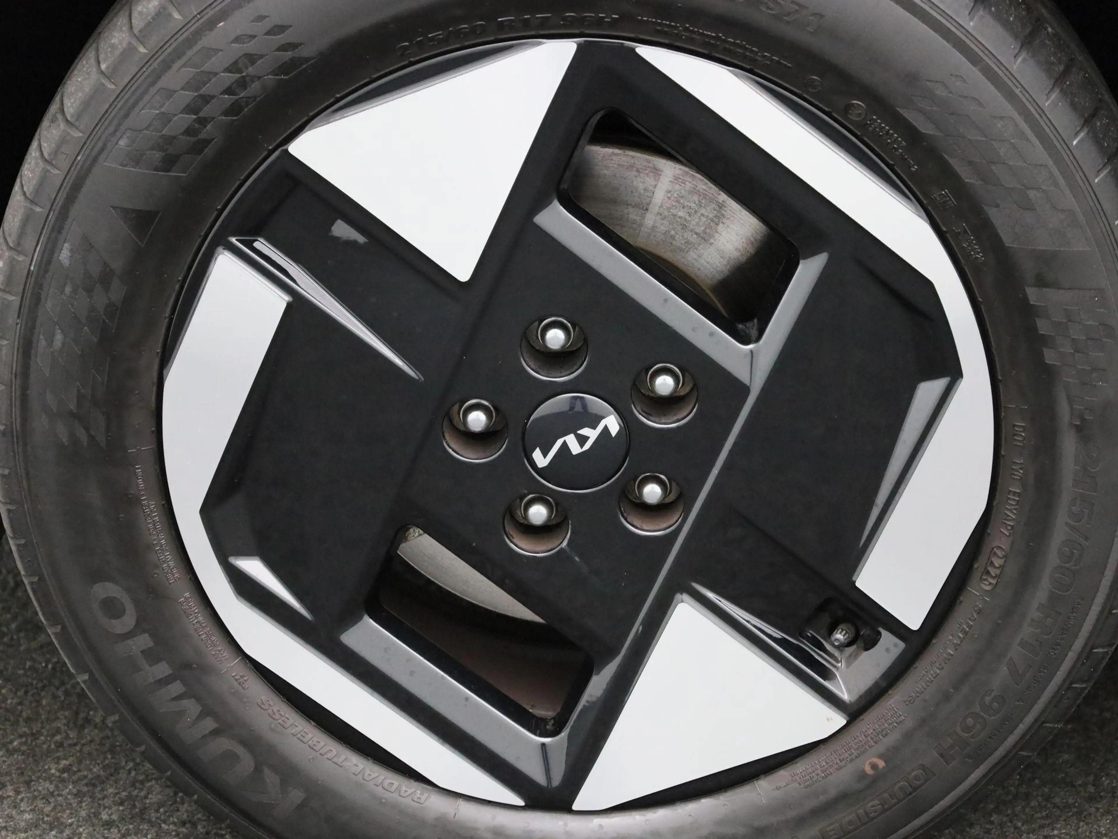Kia EV3 Plus 81.4 kWh Stoelverwarming | Camera | Keyless | — photo 15