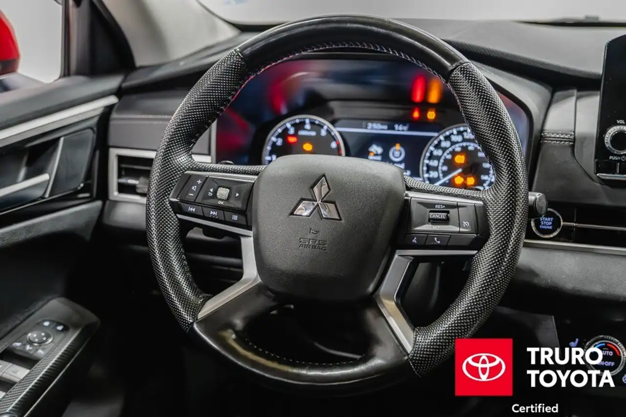 Mitsubishi Outlander снимка Mitsubishi Outlander