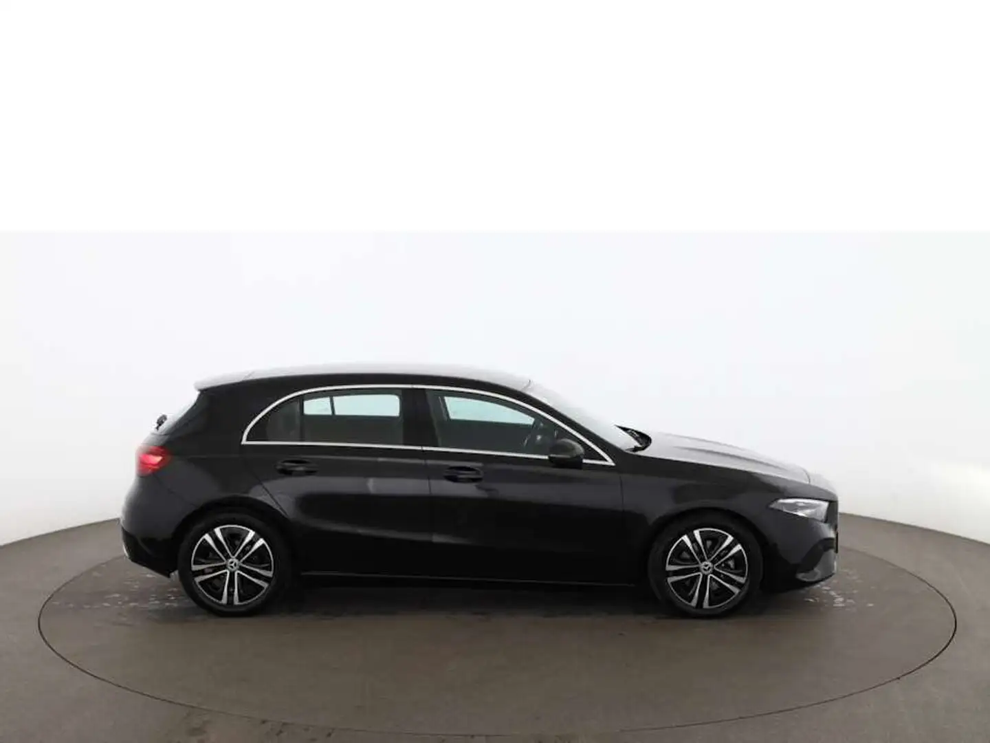Mercedes-Benz A 180 d Progressive Aut LED NAVI R-CAM SITZHZG Schwarz - 2