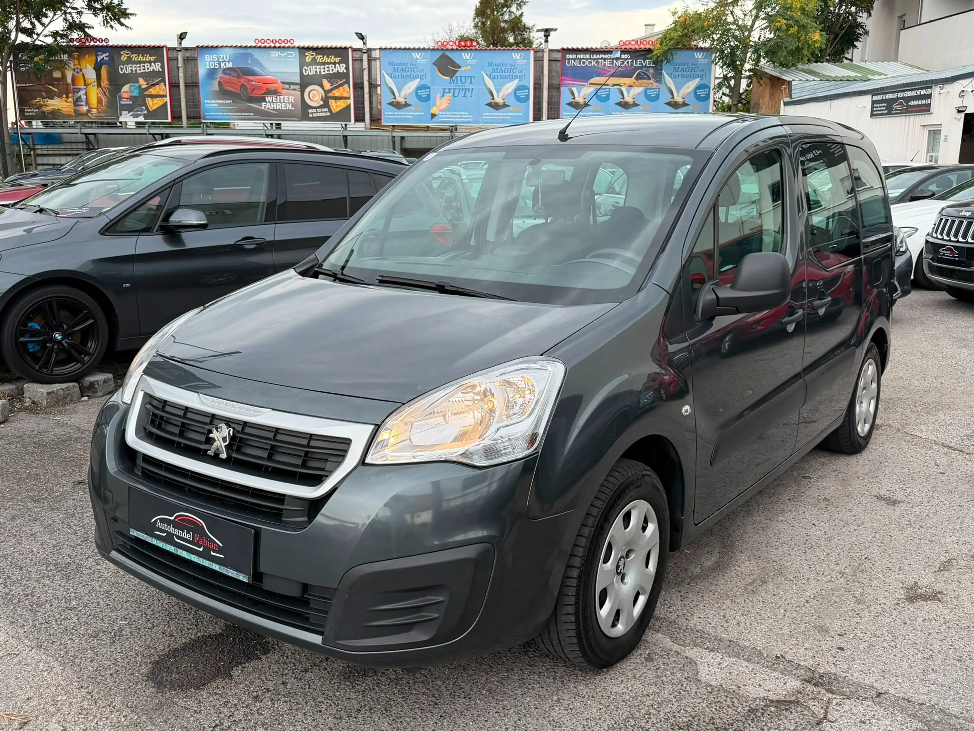 Peugeot Partner Tepee 1.6 100 Active mit Klima PICKERL Services — photo 14