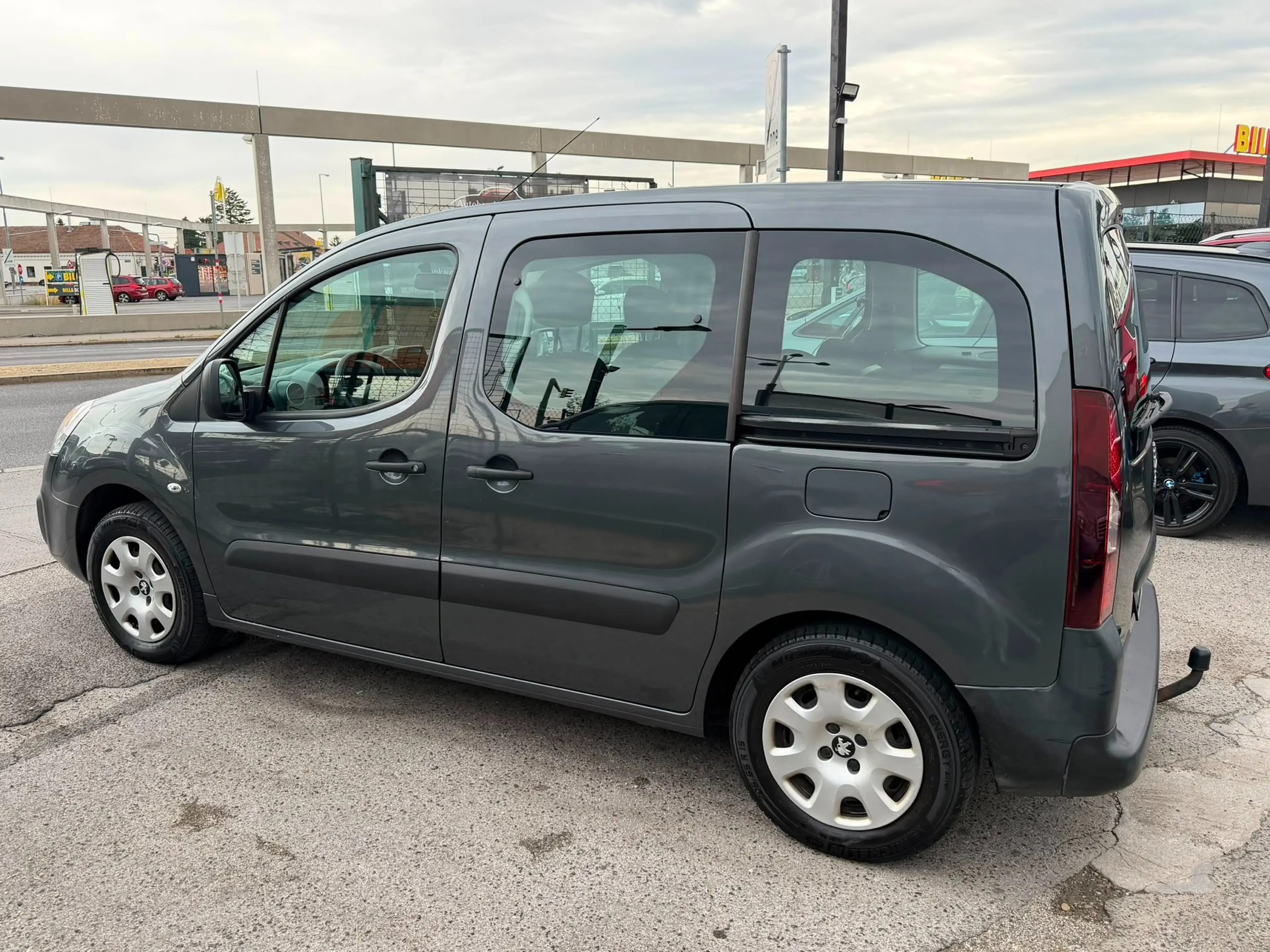 Peugeot Partner Tepee 1.6 100 Active mit Klima PICKERL Services — photo 15