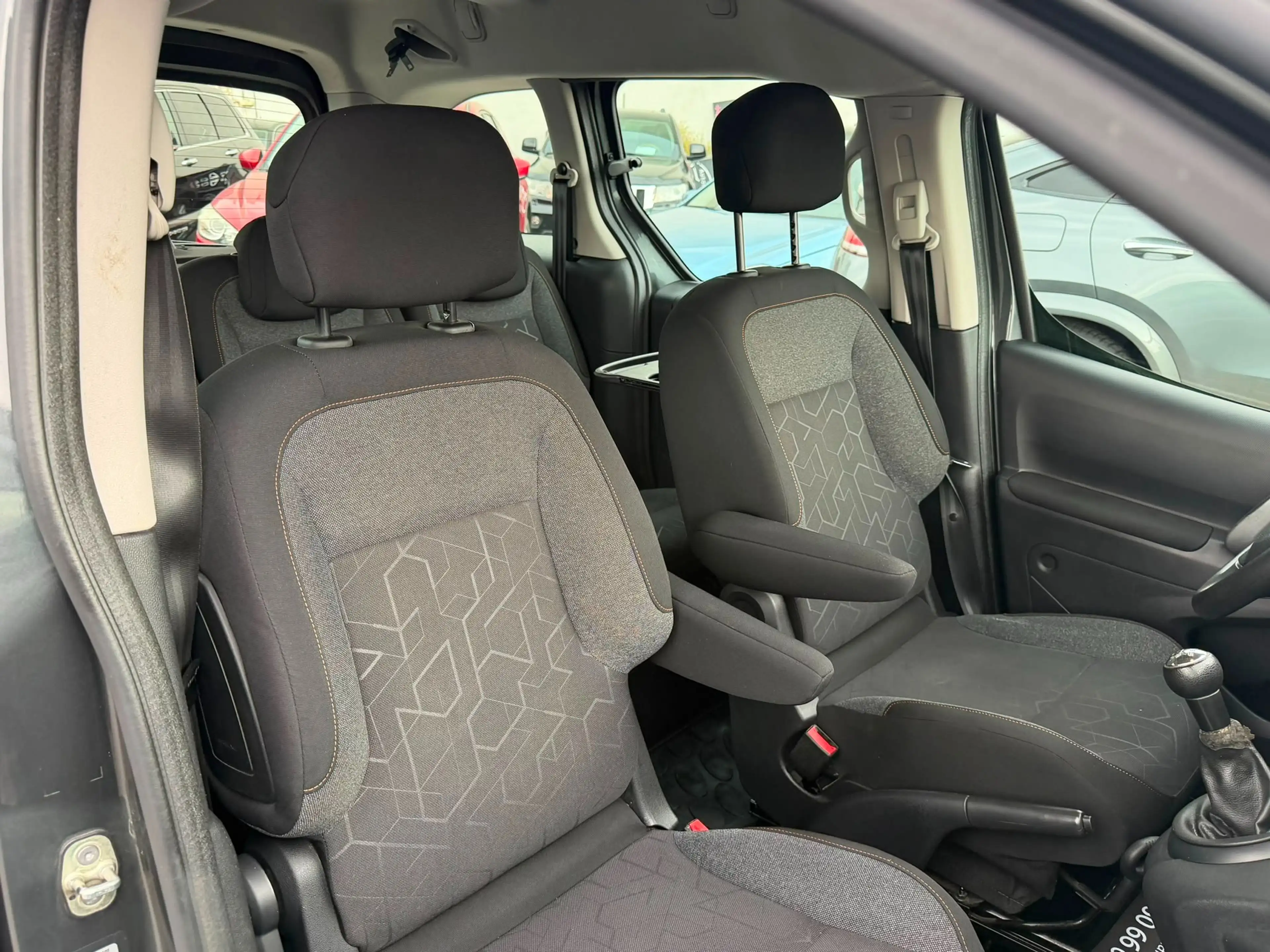 Peugeot Partner Tepee 1.6 100 Active mit Klima PICKERL Services — photo 7