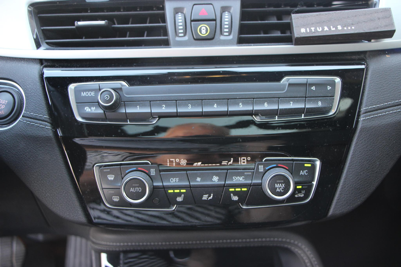 BMW X2 sDrive20i High Executive PANORAMADAK — photo 13