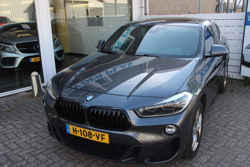 BMW X2 sDrive20i High Executive PANORAMADAK — photo 2