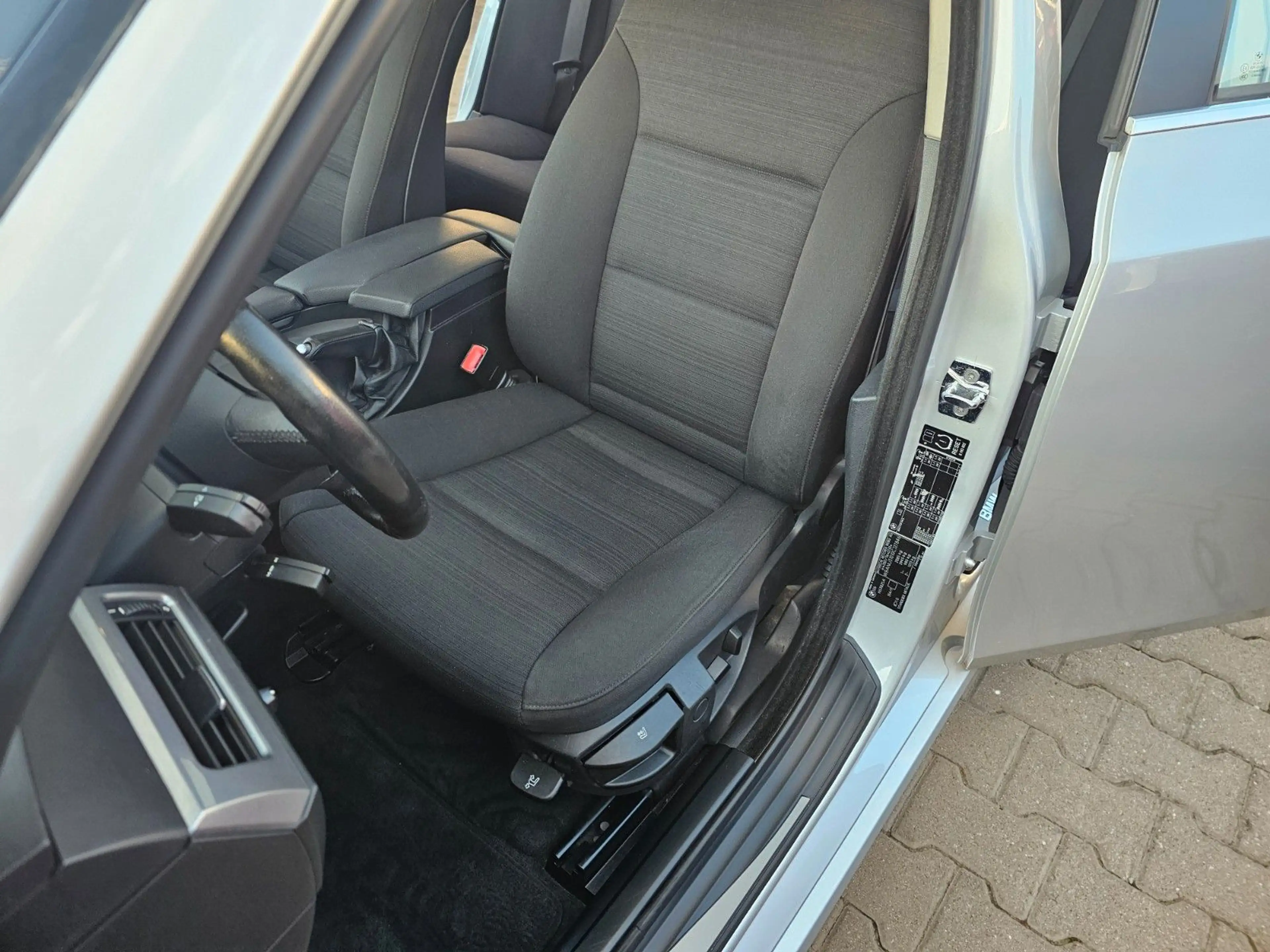 BMW 523 i Limousine Automatik*HU/AU NEU*NAVI*XENON* — photo 12