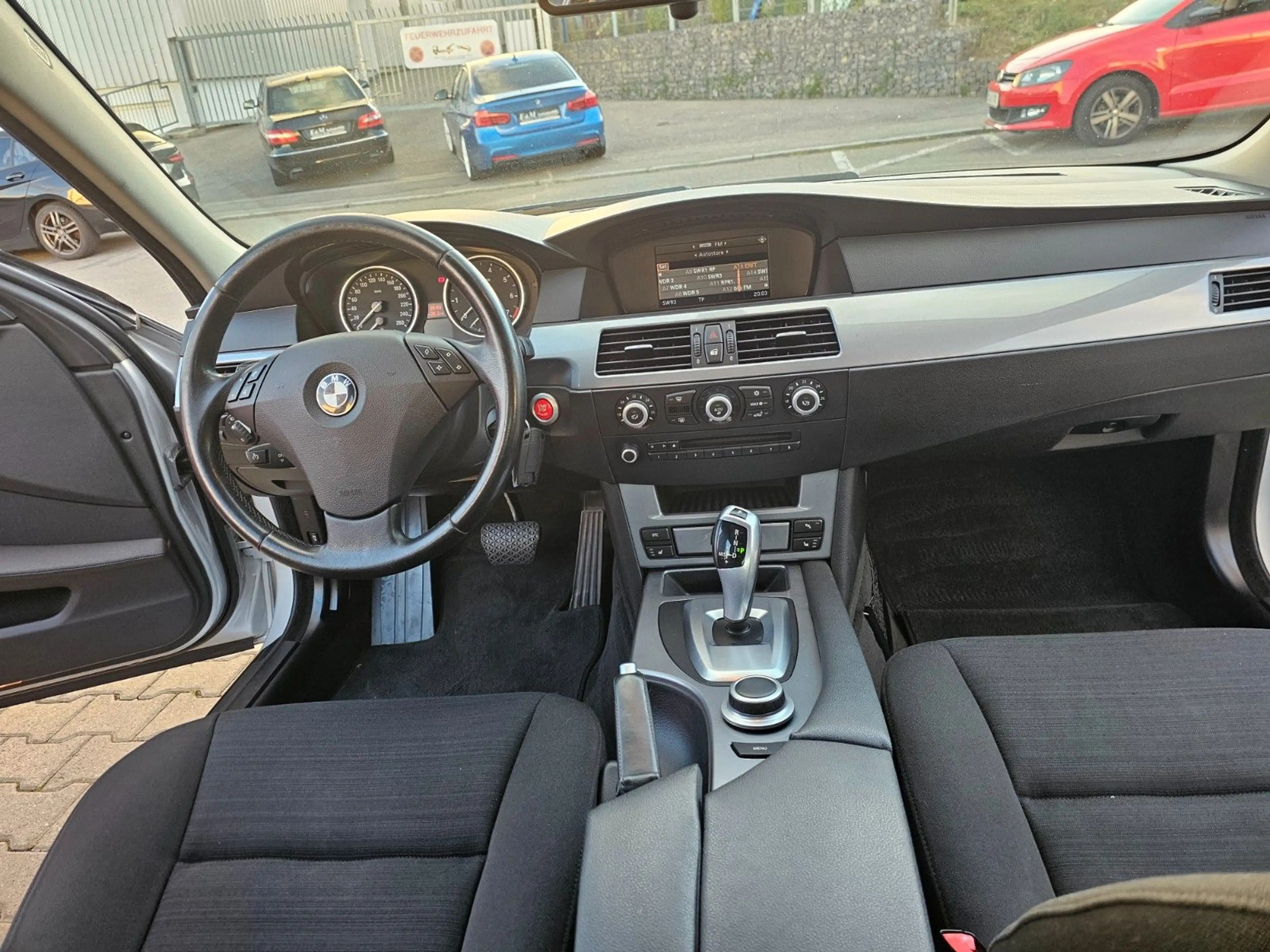 BMW 523 i Limousine Automatik*HU/AU NEU*NAVI*XENON* — photo 9