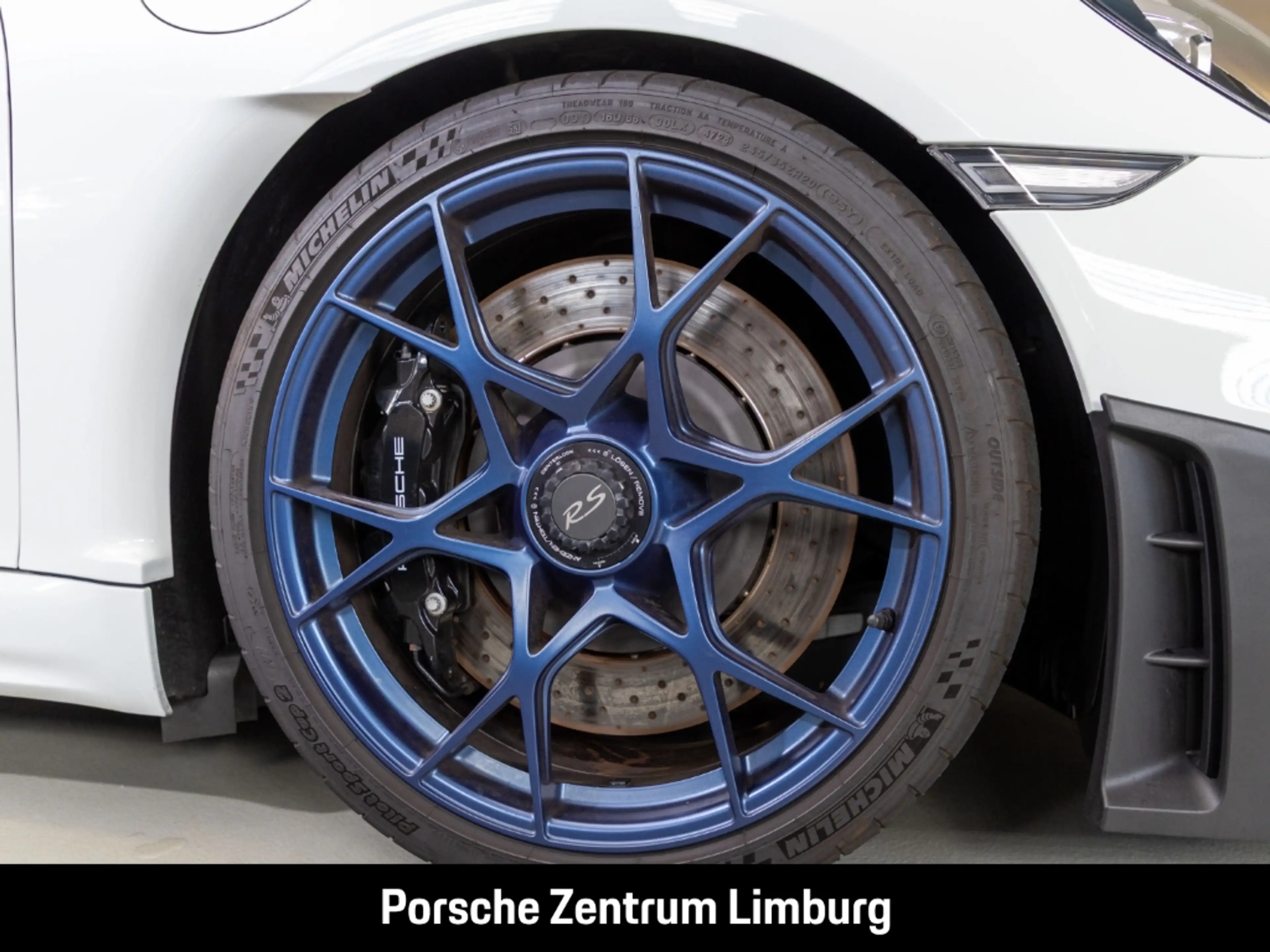 Porsche Cayman 718 GT4 RS — photo 14