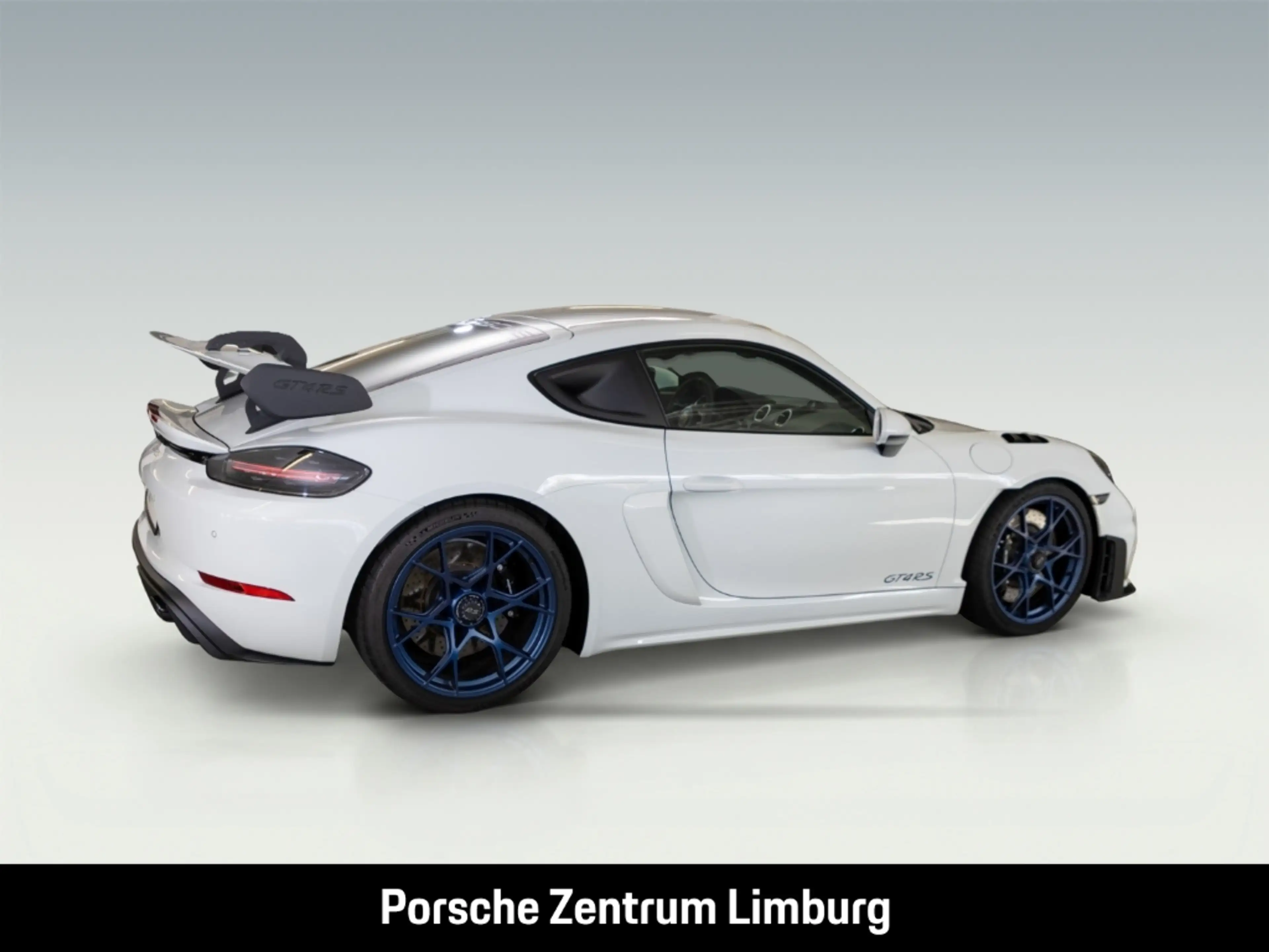 Porsche Cayman 718 GT4 RS — photo 8