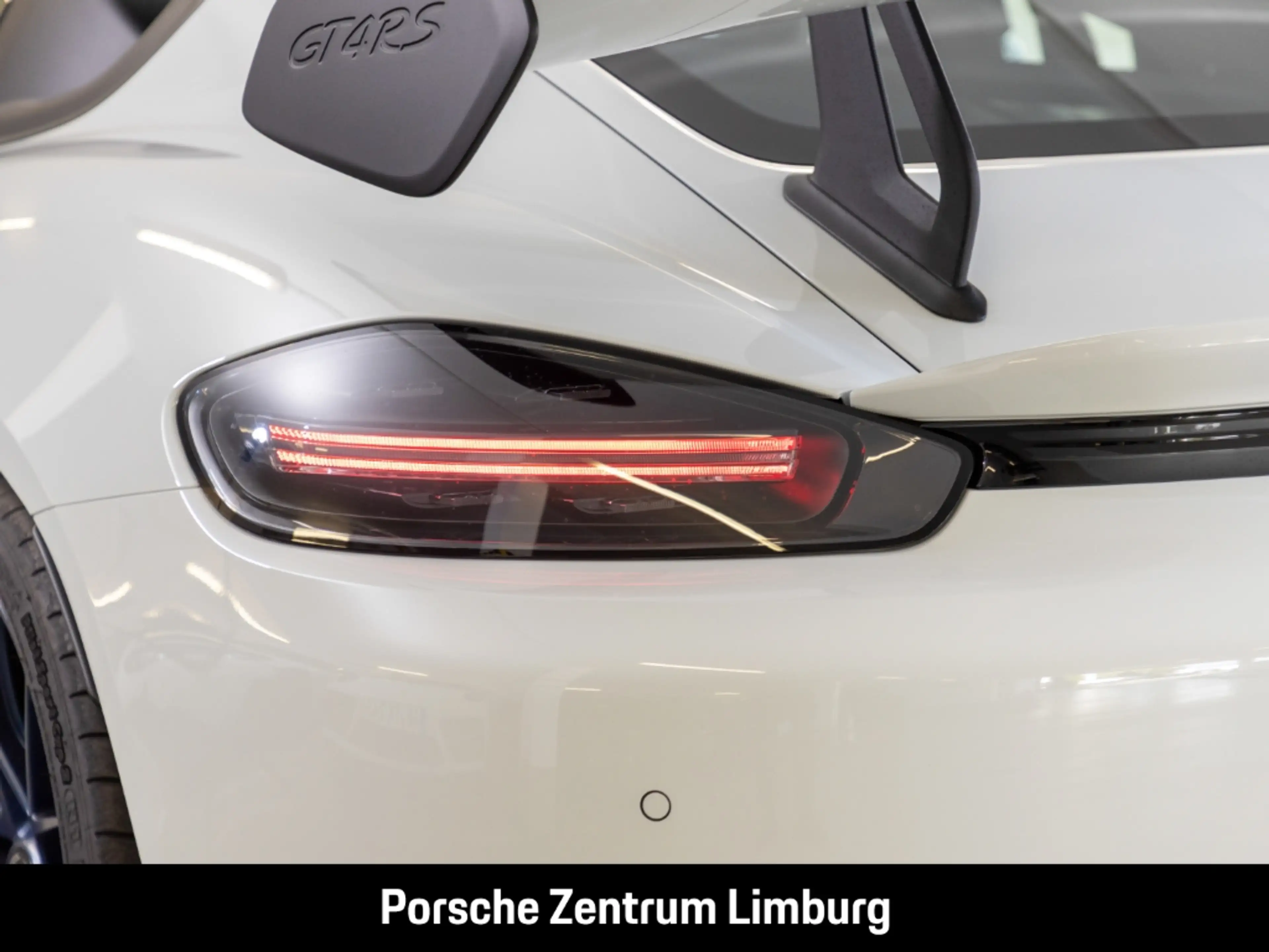 Porsche Cayman 718 GT4 RS — photo 7