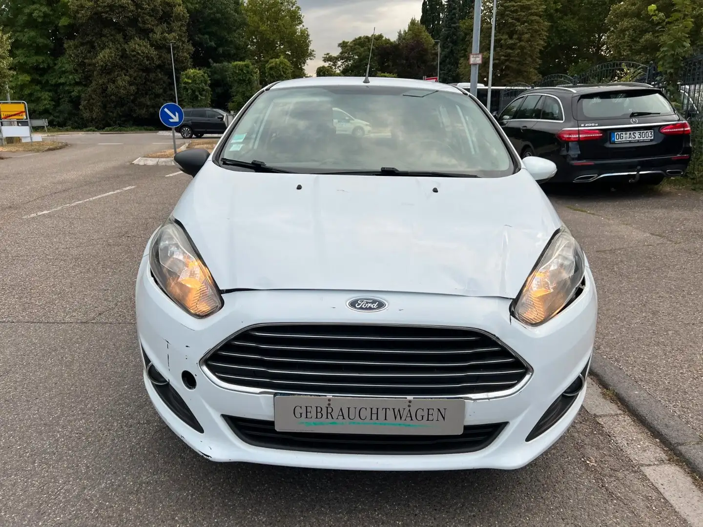 Ford Fiesta 4-Türer *Klima* Blanc - 1