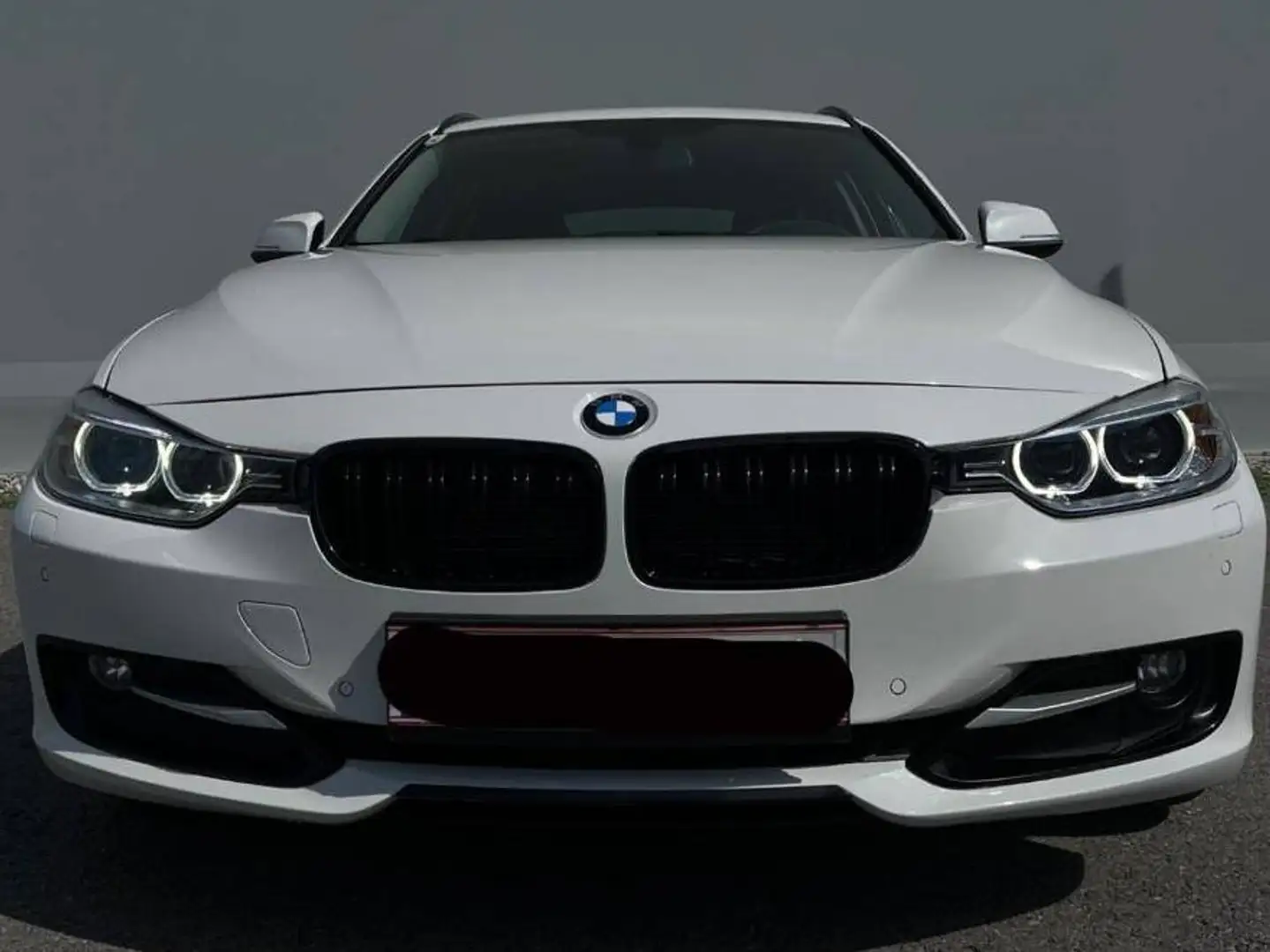 BMW 320 320d xDrive Touring Aut. Weiß - 1
