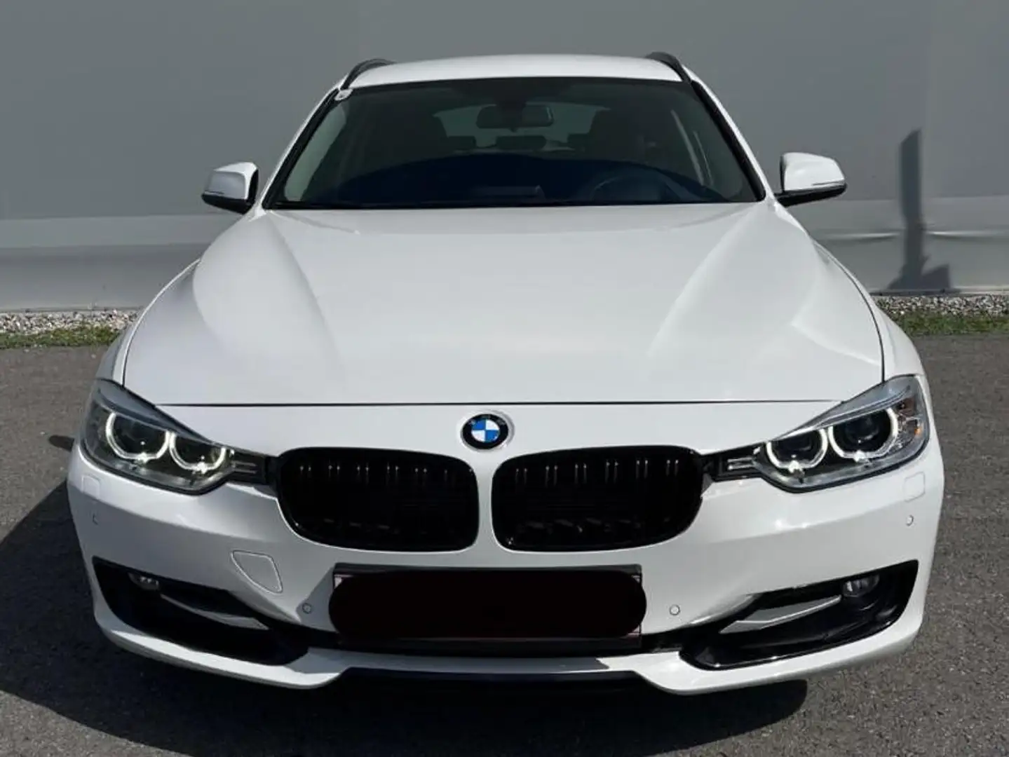 BMW 320 320d xDrive Touring Aut. Weiß - 2
