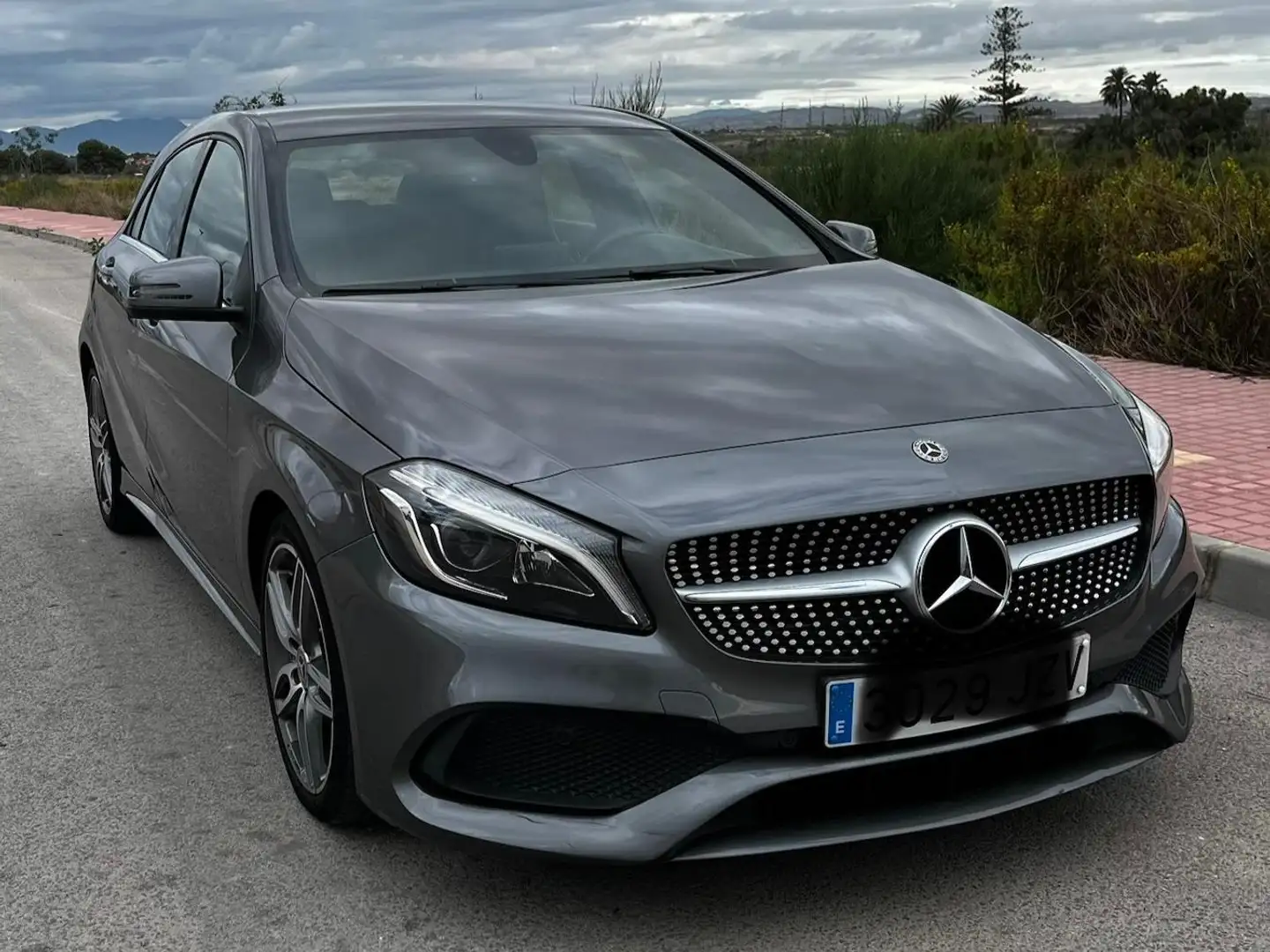 Mercedes-Benz A 200 A 200d 7G-DCT Gris - 1