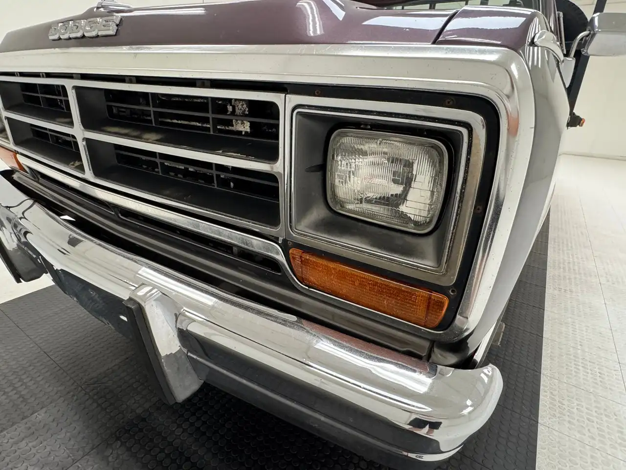Dodge W250 LE 4x4 Flatbed, foto 11