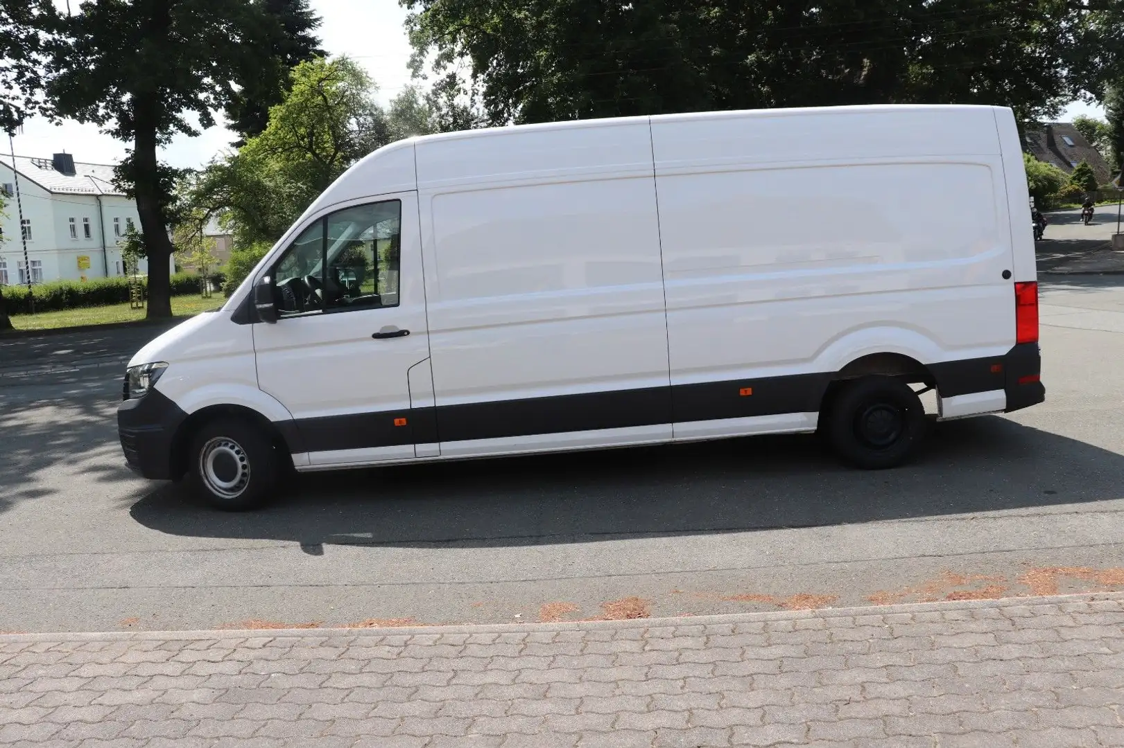 Volkswagen Crafter L4H3 Navi Top Zustand 130KW netto 13995€ Weiß - 1