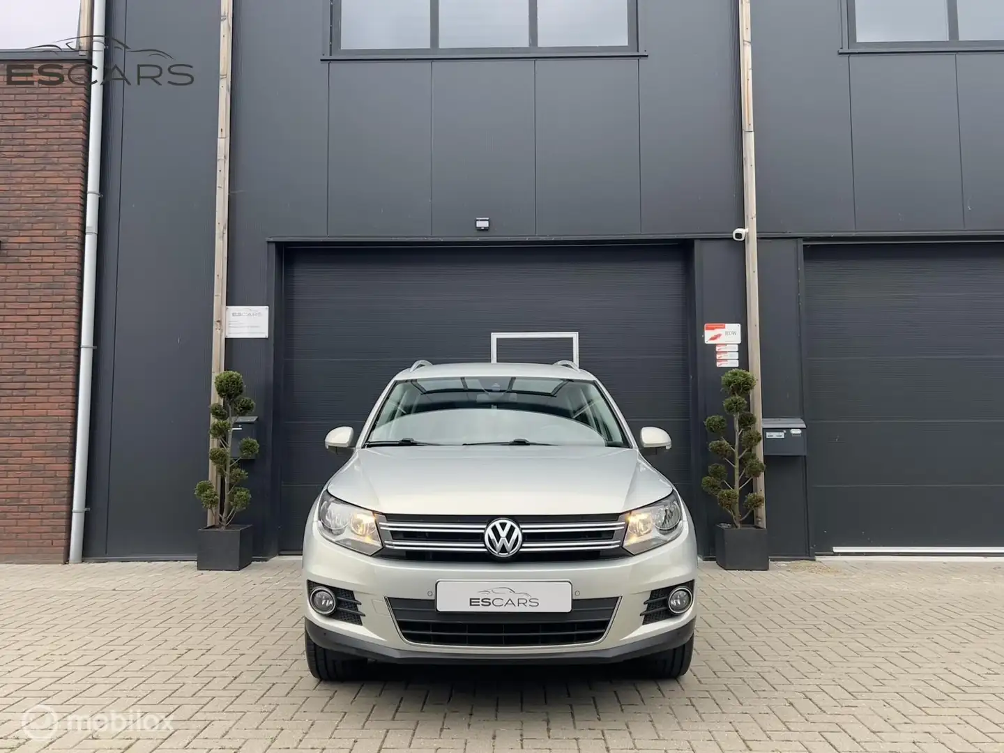 Volkswagen Tiguan 1.4 TSI Sport&Style Navi | Airco Gris - 2