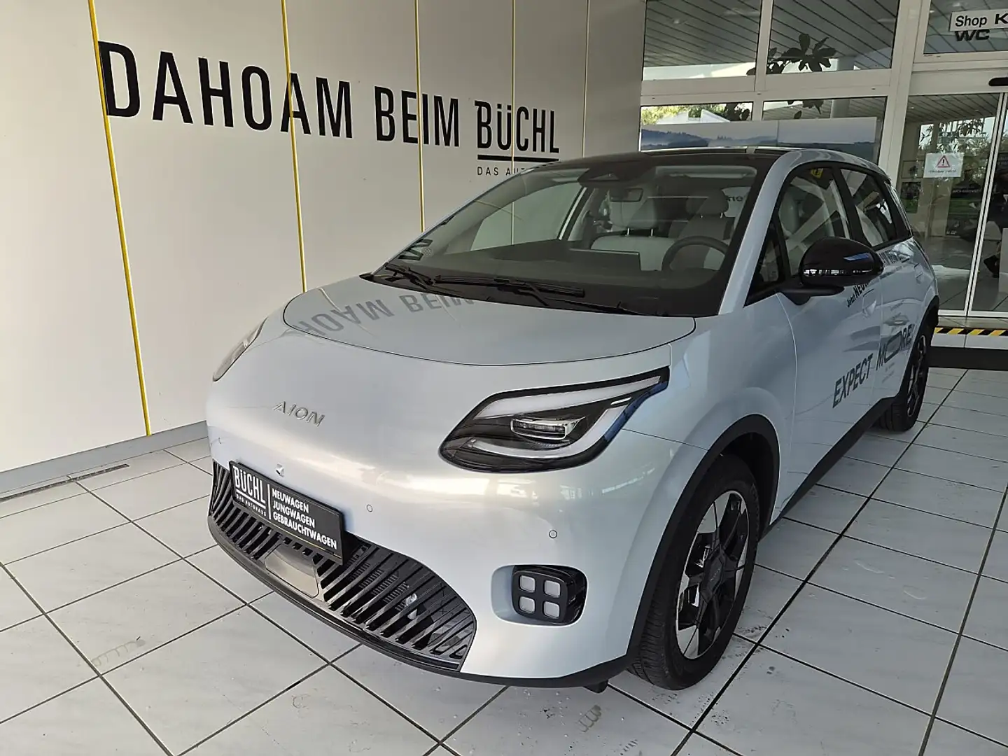 AION UT EV 60kWh Luxury Silber - 2