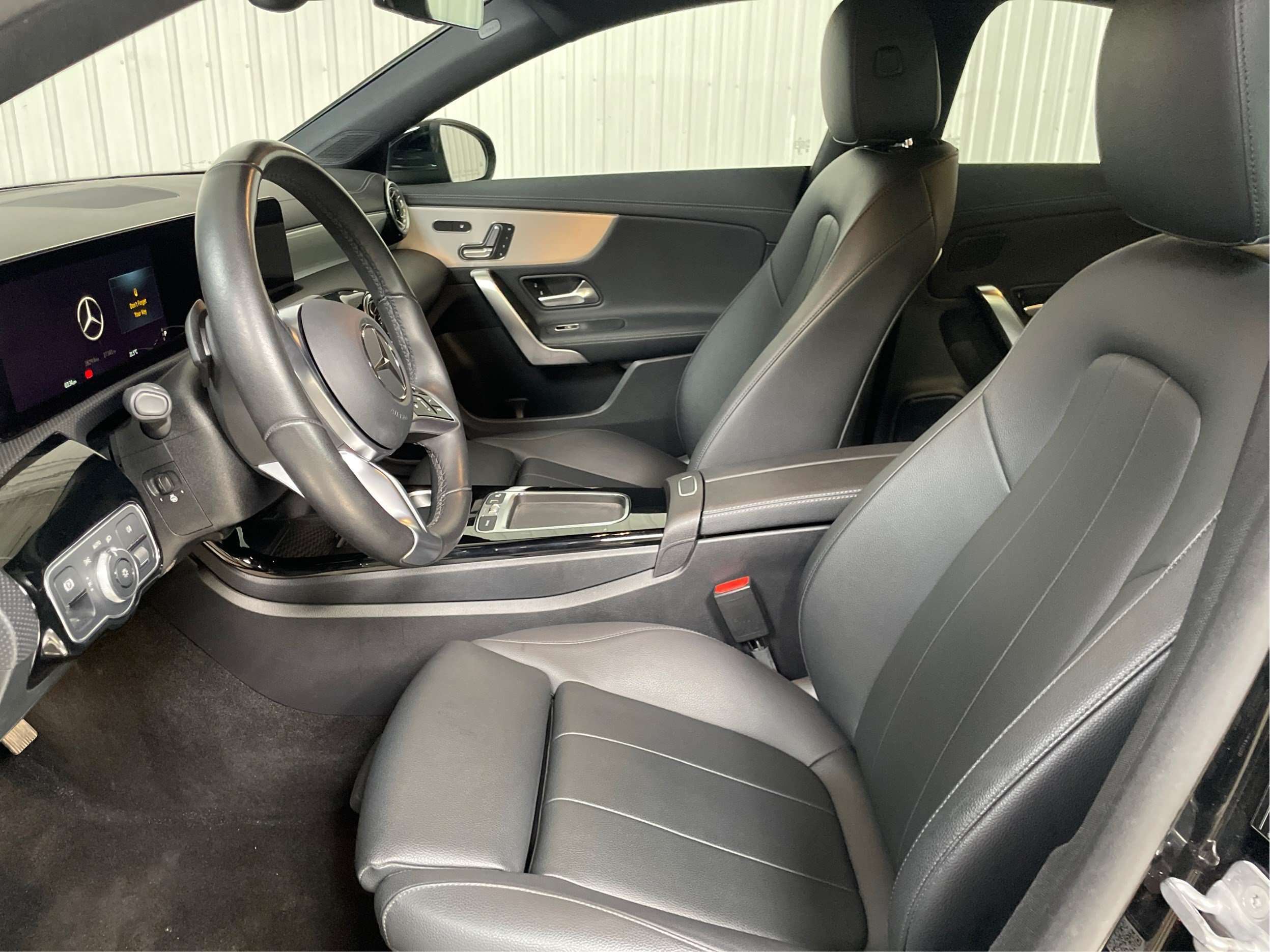 2026 Mercedes-Benz CLA 250 Coupe 4MATIC Cuir Toit Ouvrant GPS Sièges chau — снимка 1