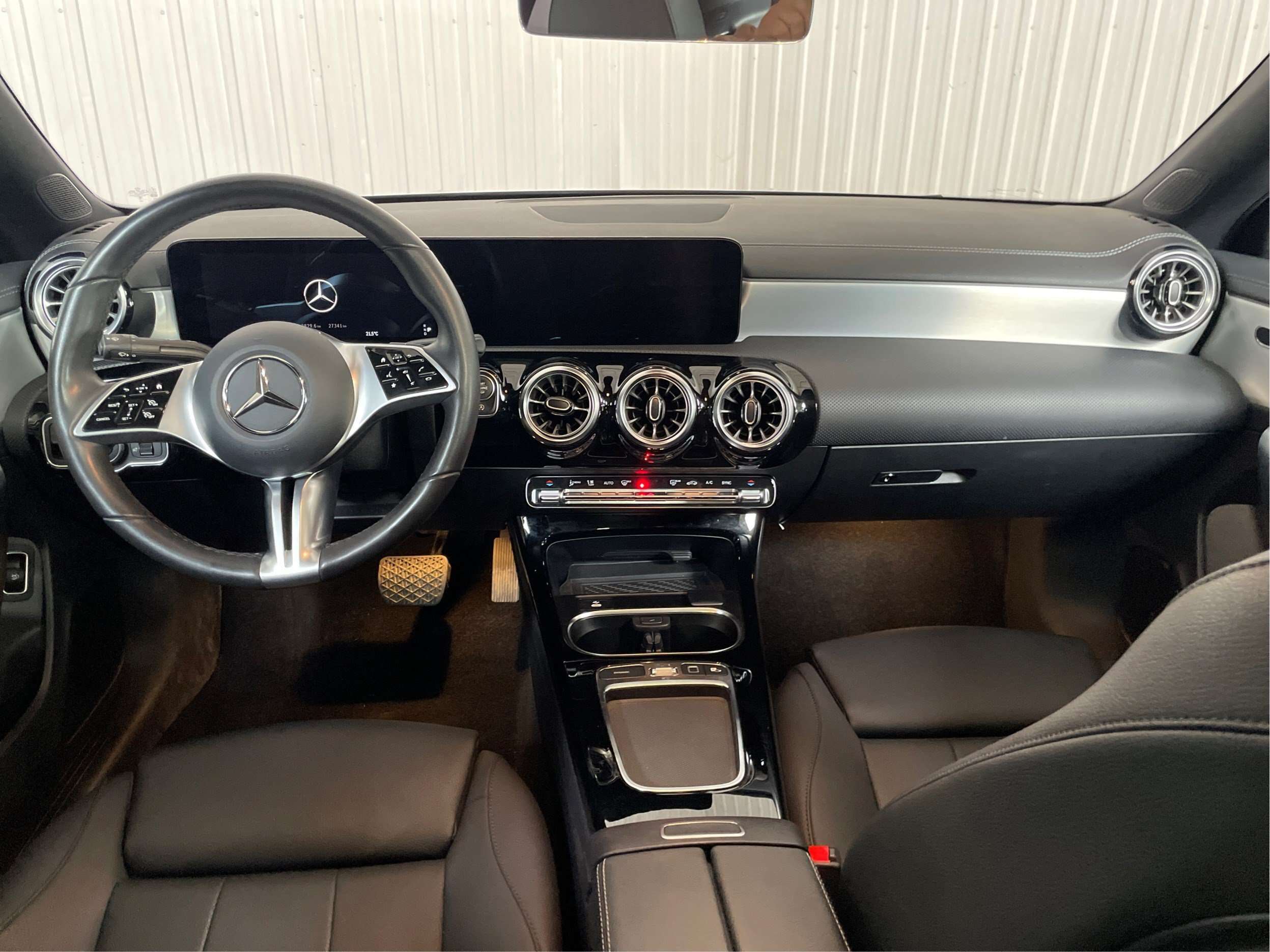 2026 Mercedes-Benz CLA 250 Coupe 4MATIC Cuir Toit Ouvrant GPS Sièges chau — снимка 1