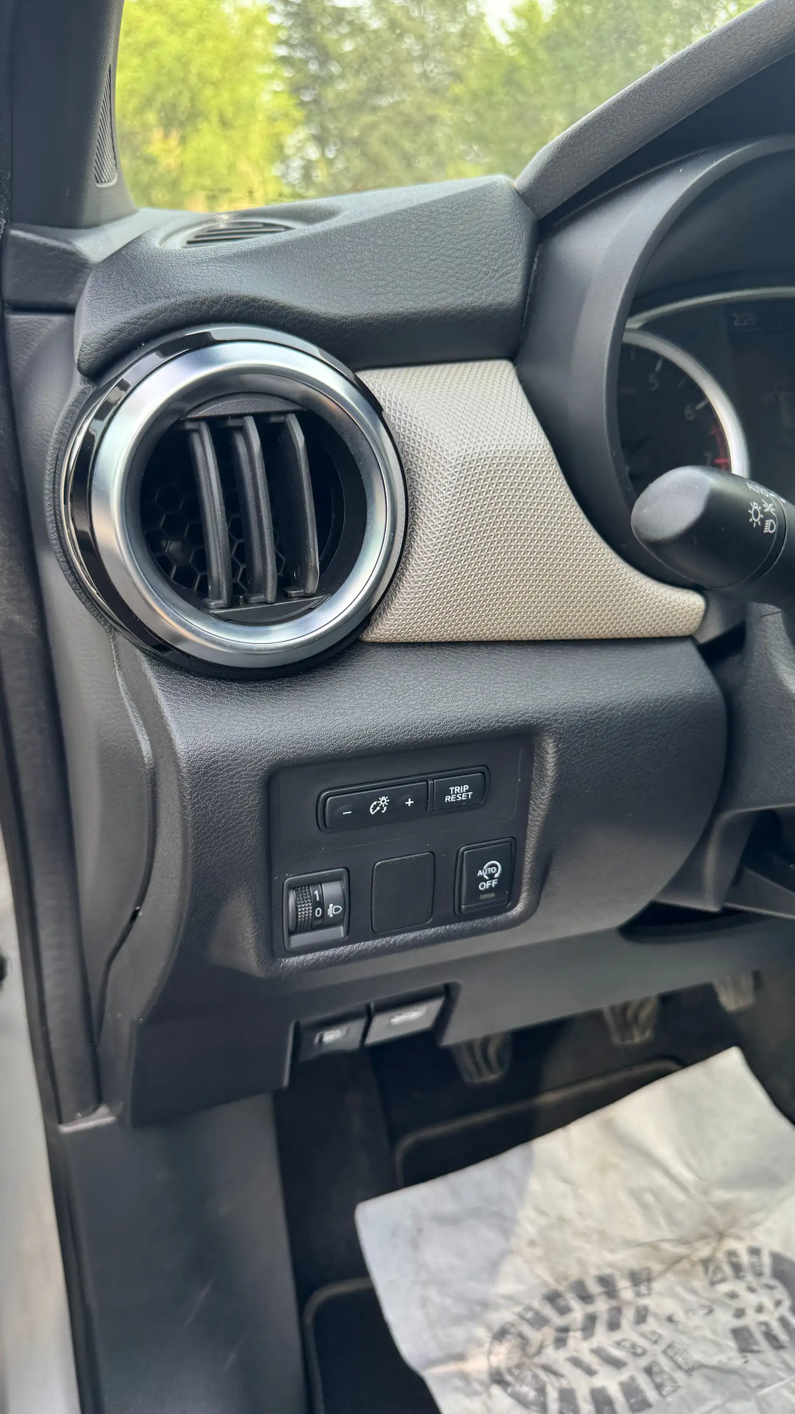 Nissan Micra Micra 0.9 IG-T N-Way — photo 13