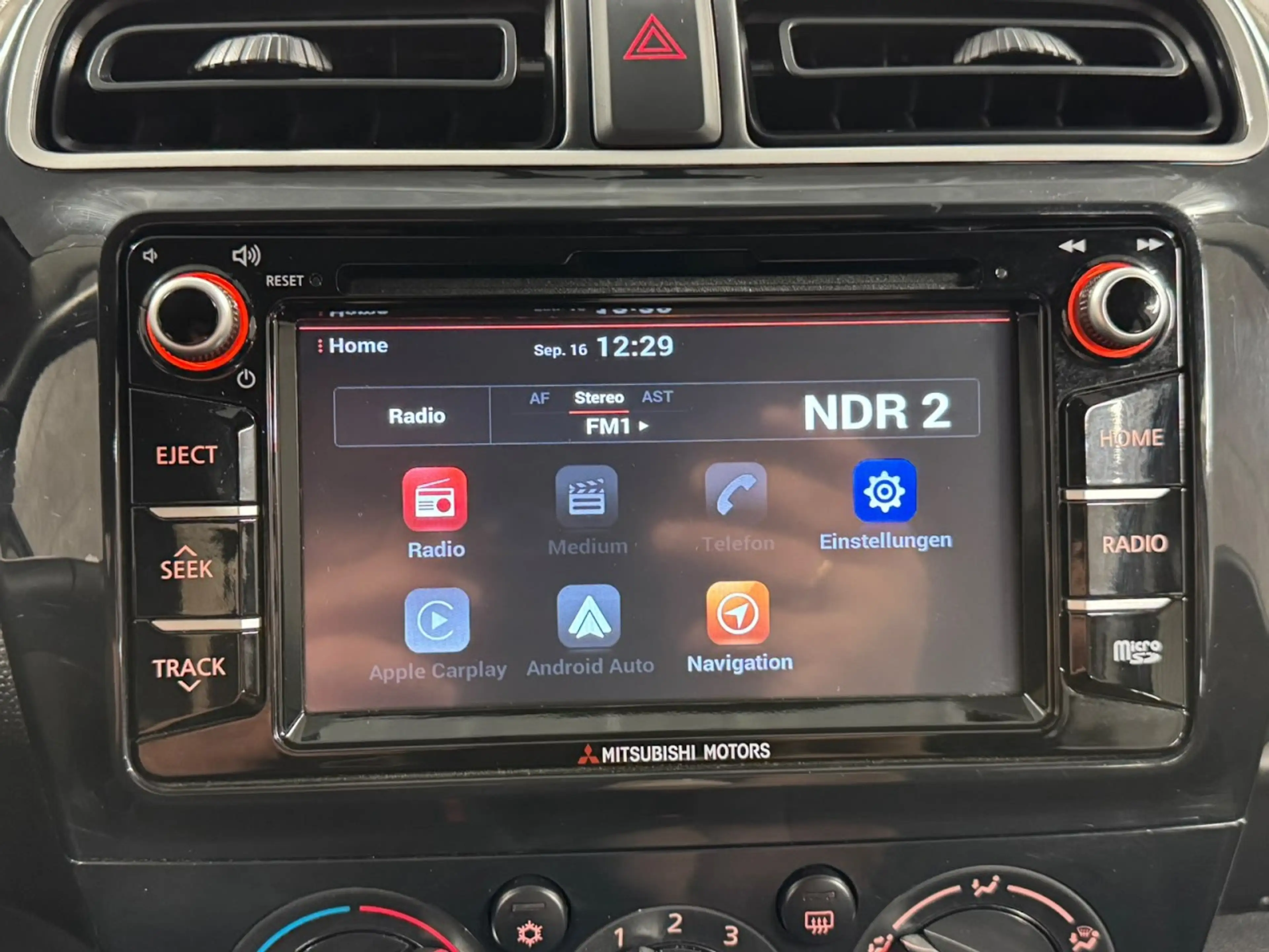 Mitsubishi Space Star Edition 100+ Navi*CarPlay*SHZ*Klima* Klima — photo 14