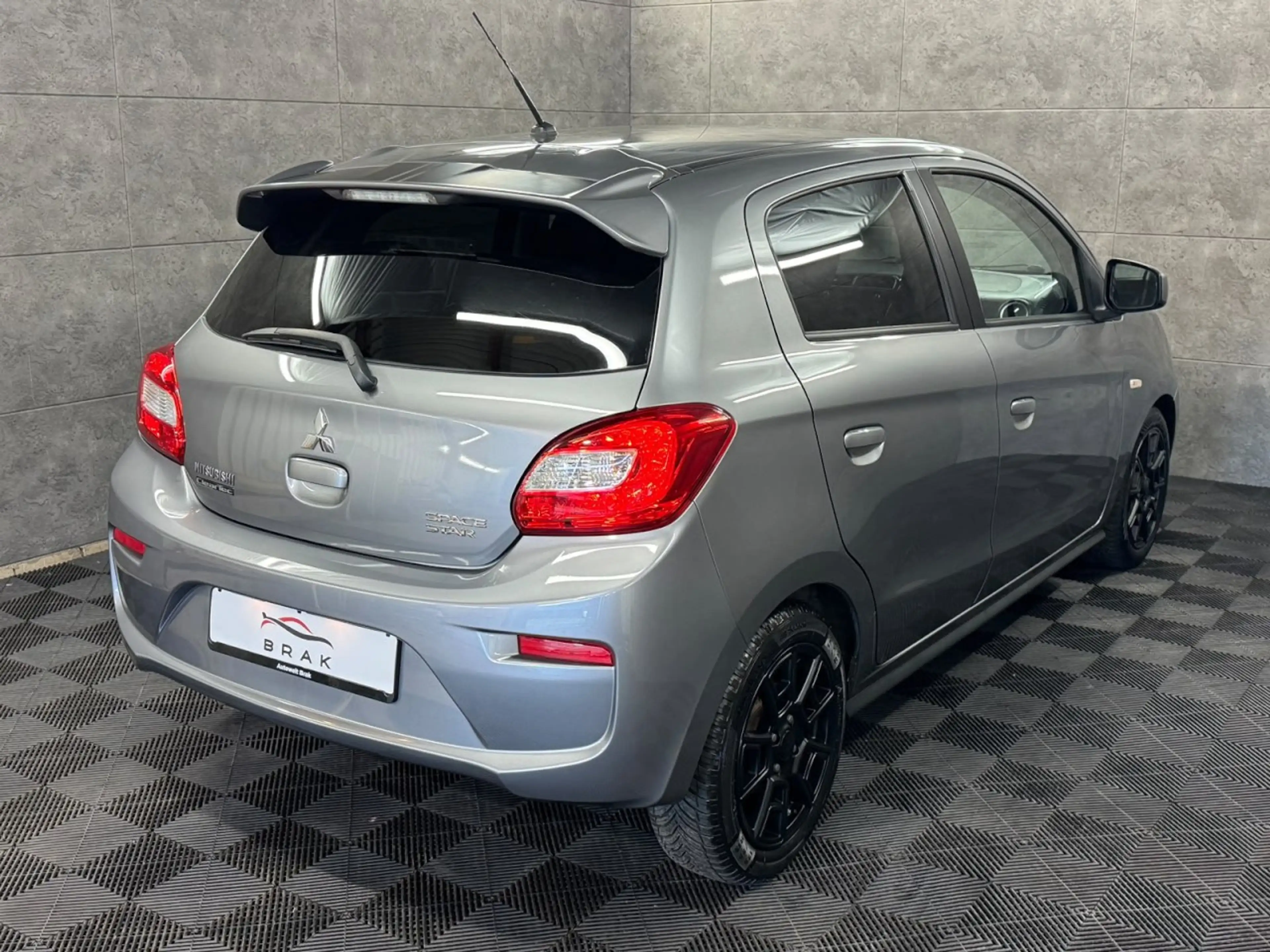 Mitsubishi Space Star Edition 100+ Navi*CarPlay*SHZ*Klima* Klima — photo 4