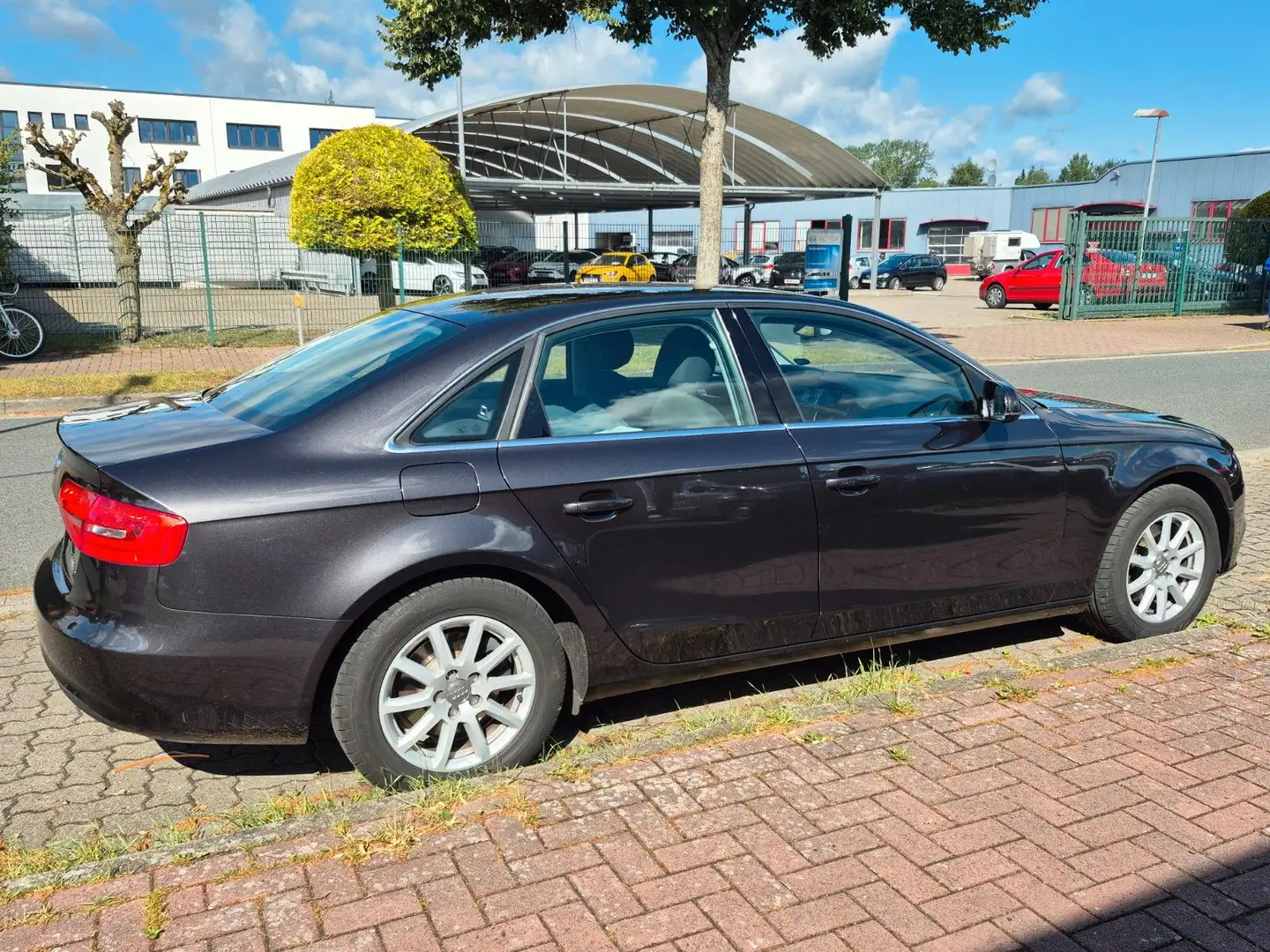 Audi A4 Lim.1.8 TFSI Attraction quattro Bi-Xenon Grau - 1