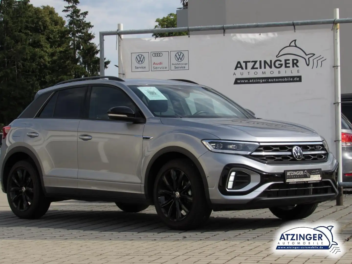 Volkswagen T-Roc 1,5l TSI DSG BLACK STYLE R-Line Klima Navi Silber - 1