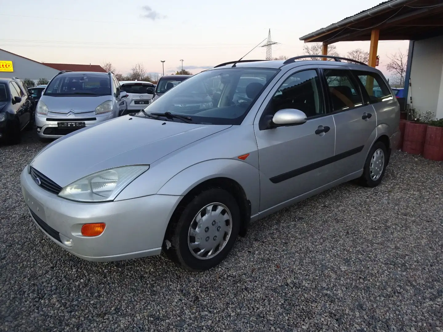 Ford Focus 1.8 Ghia Silber - 1