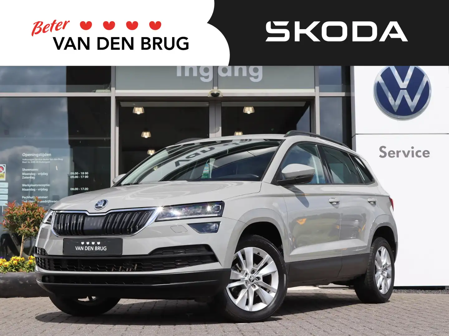 Skoda Karoq 1.5 TSI 150 pk DSG ACT Executive | Navigatie | Sma Grijs - 1