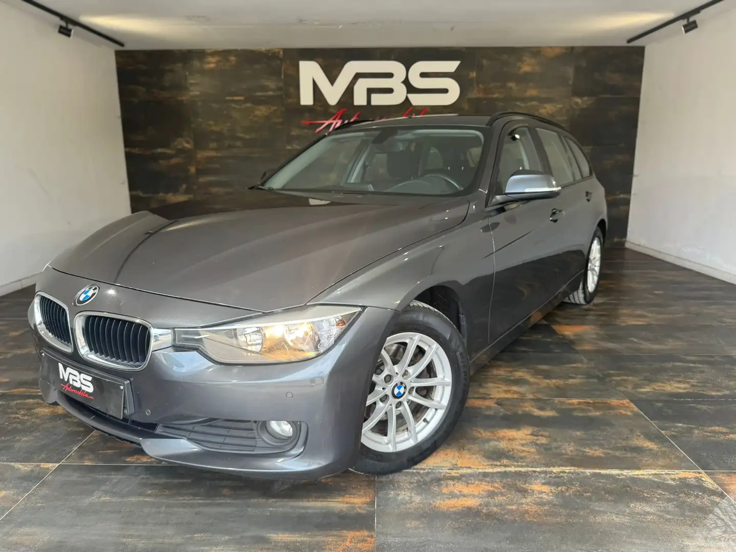 BMW 318 318D *AUTO *CUIR *BI-ZONE *CAPTEURS *CRUISE *GPS Grau - 1