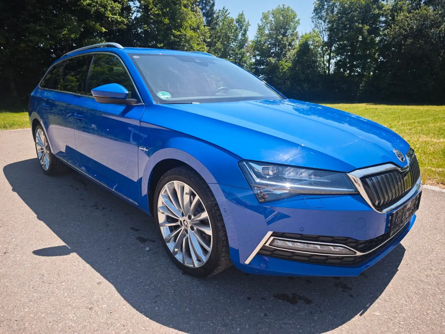 Skoda Superb Combi L&K iV*Pano*Standhzg.Virt* Bleu - 1