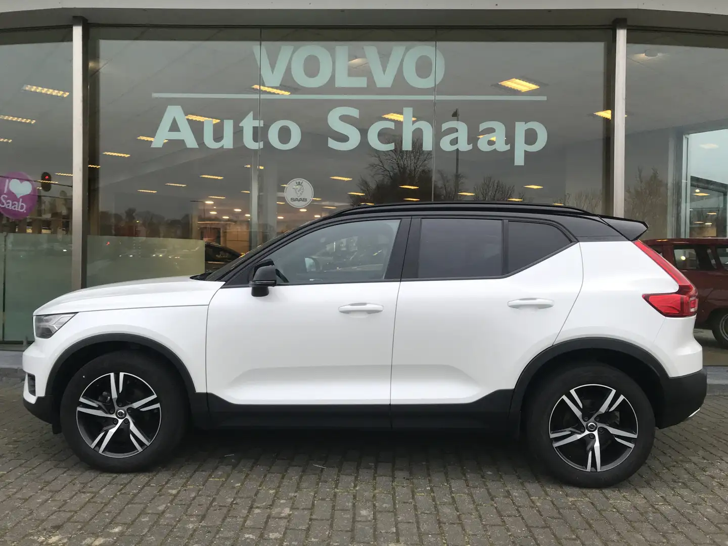 Volvo XC40 1.5 T3 R-Design Automaat | Rijklaar incl 12 mnd Bo Weiß - 2