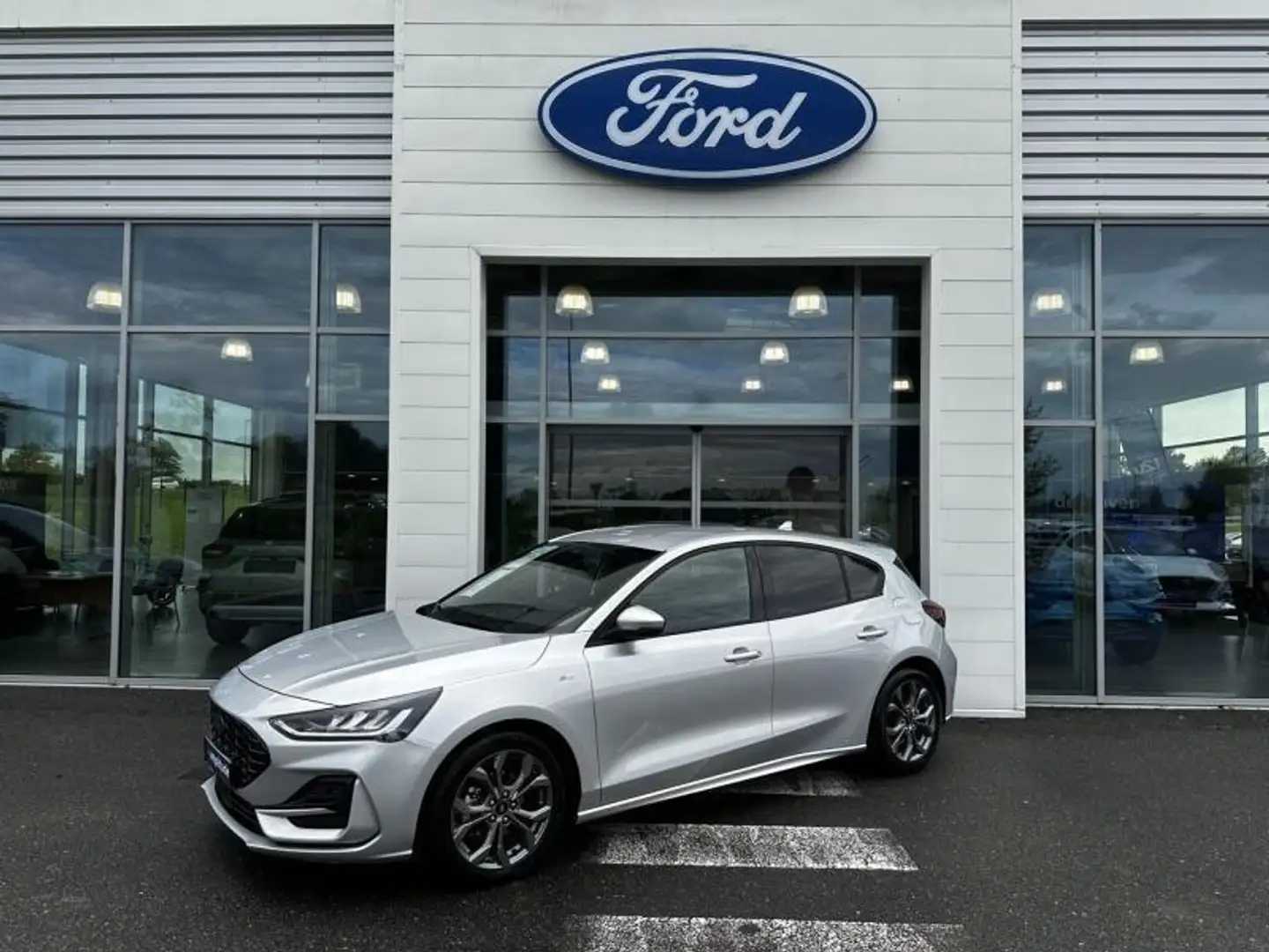 Ford Focus 1.5 EcoBlue 115ch ST-Line X BVA8 Grau - 1
