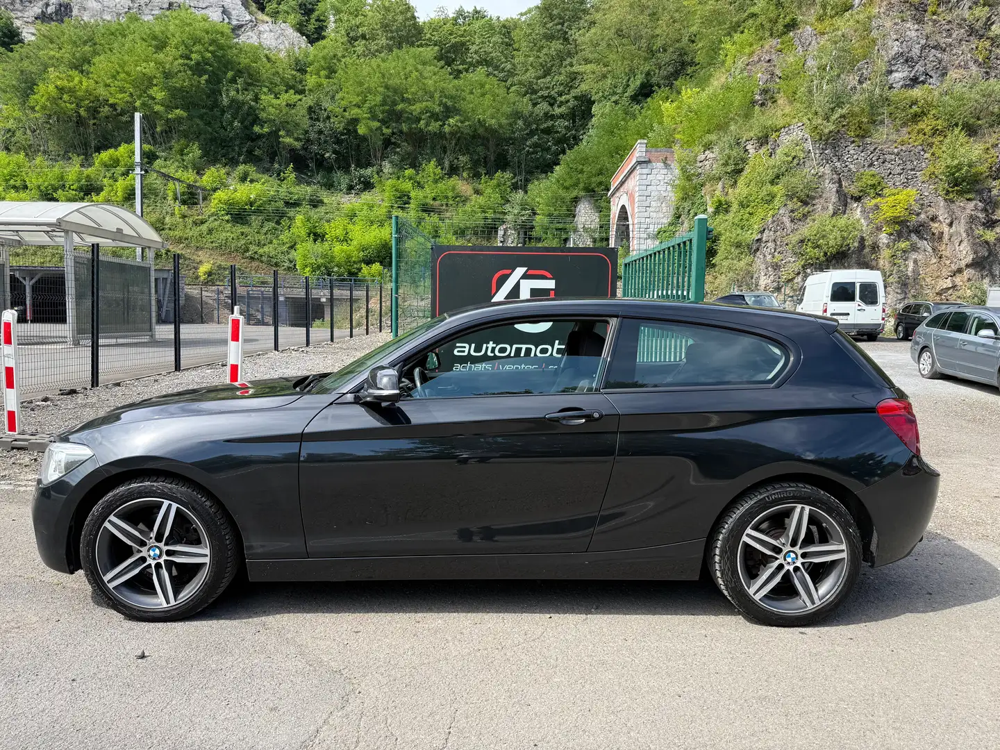 BMW 114 114 d Red Devils Sport Edition Černá - 2