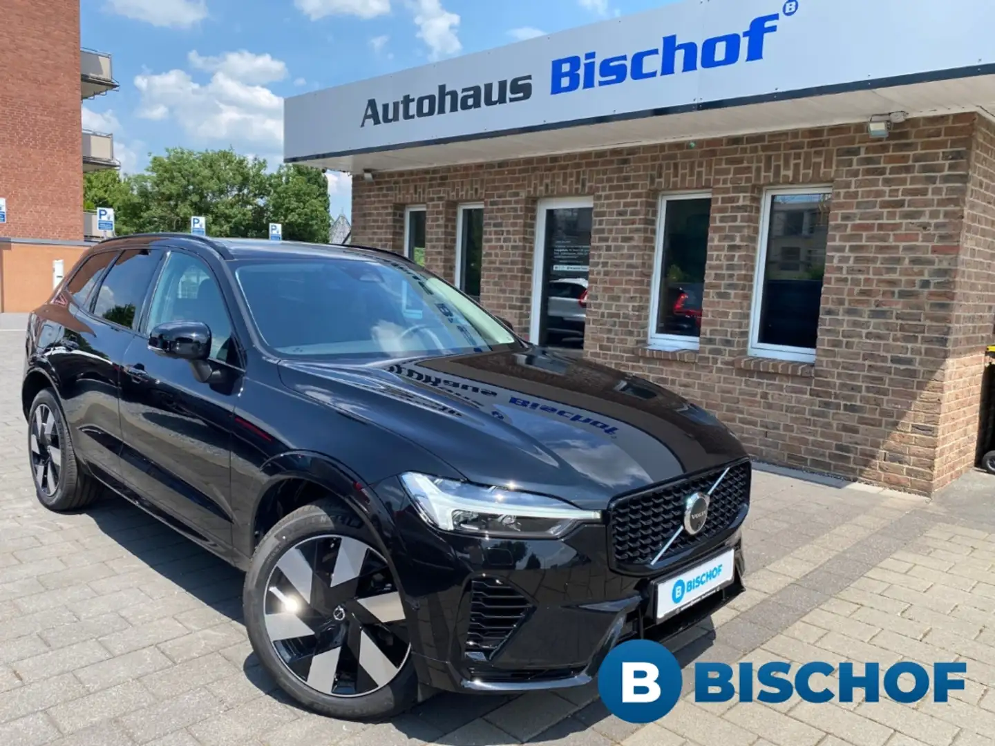Volvo XC60 T6 Plus Dark Recharge Plug-In Hybrid Pano StandHZG Schwarz - 1