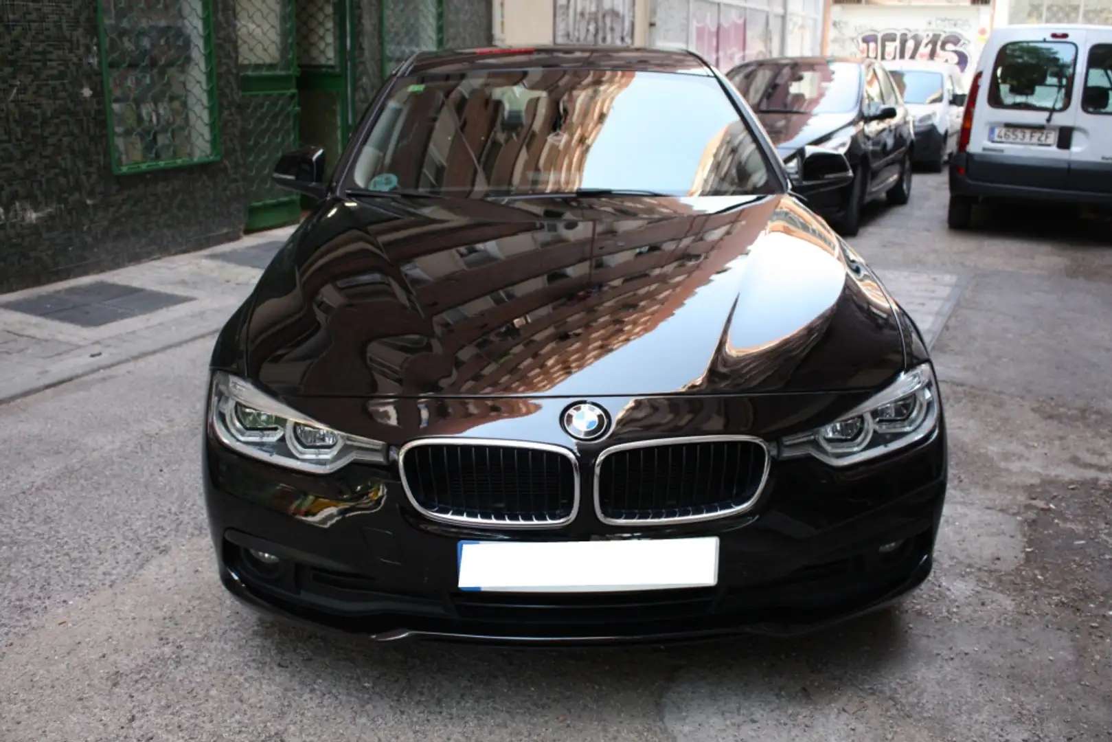 BMW 318 318dA Noir - 2