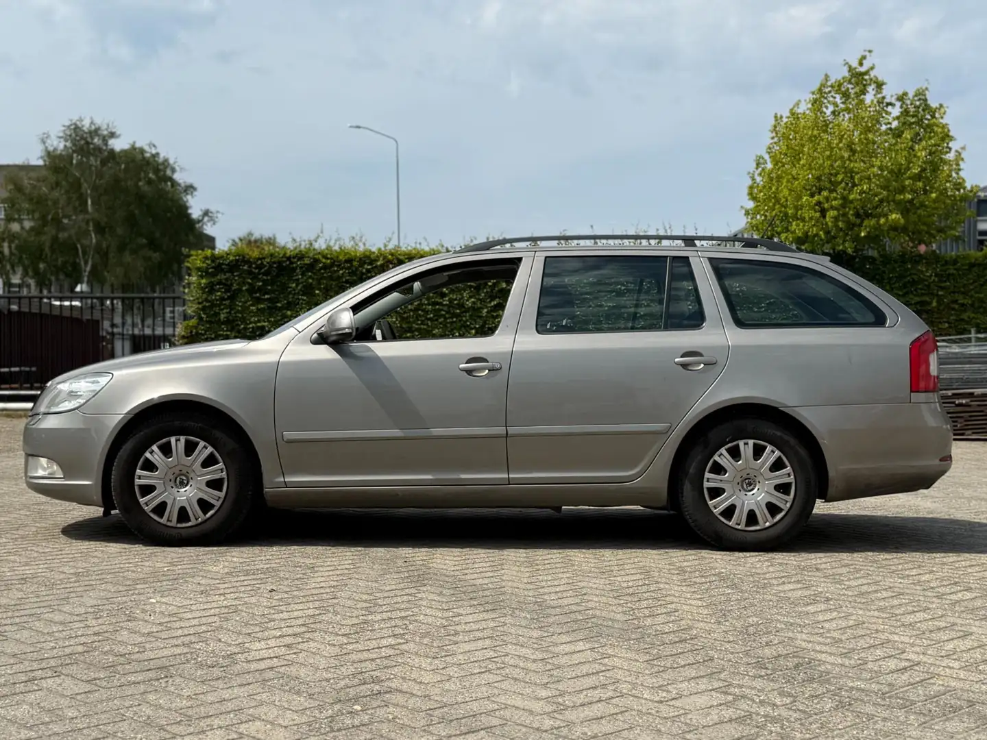 Skoda Octavia Combi 1.6 TDI Greentech Ambition (INRUILKOOPJE) Beige - 2