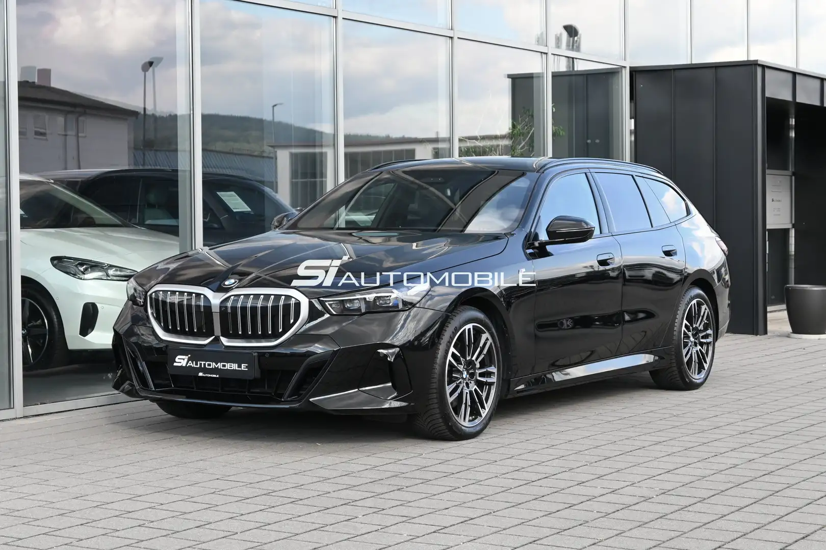 BMW 540 d xDrive M Sport *ACC*AHK*B&W*STANDHEIZ*360° Negru - 1