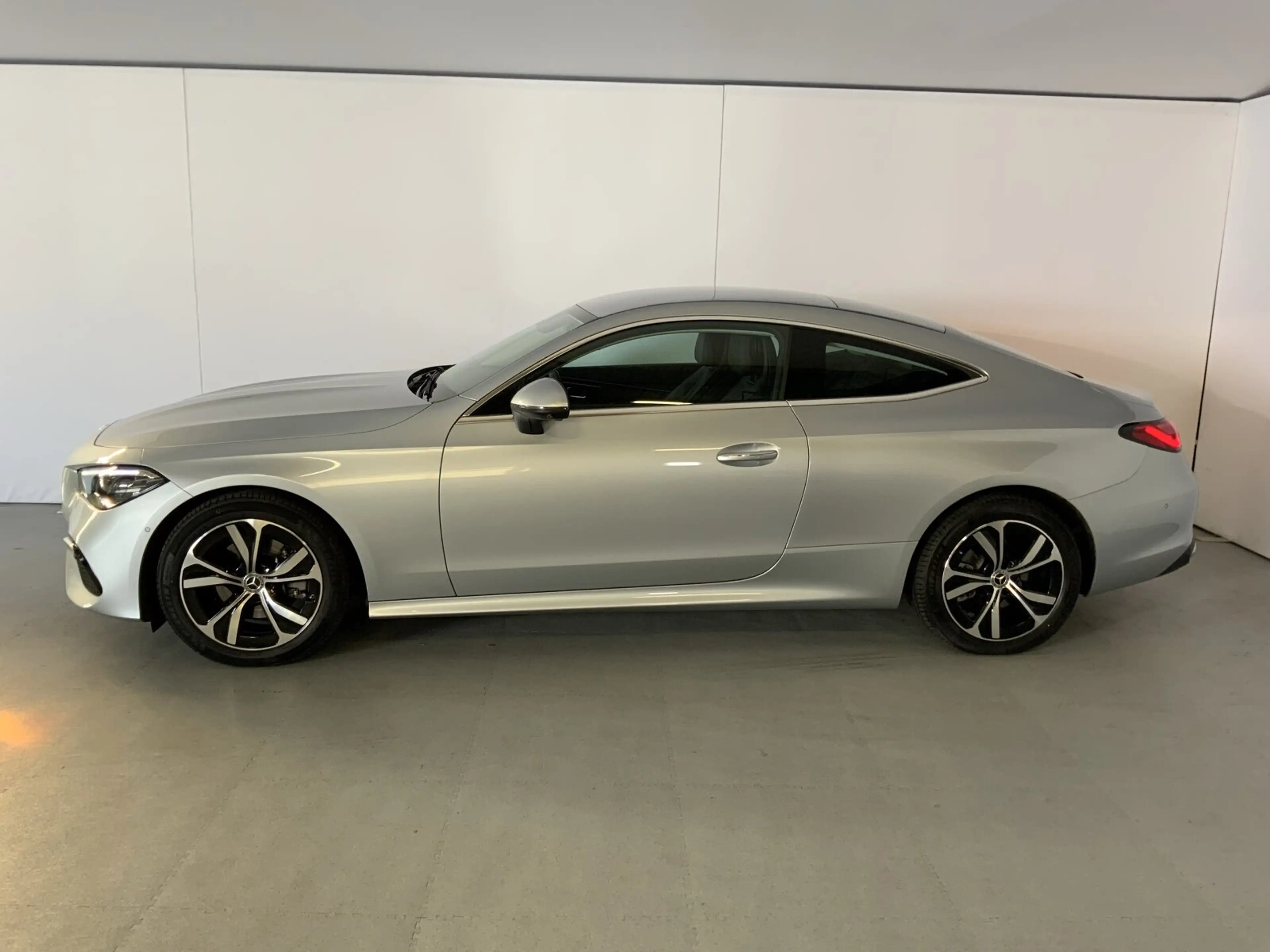 Mercedes-Benz CLE 200 CLE 200 Coupé — photo 3