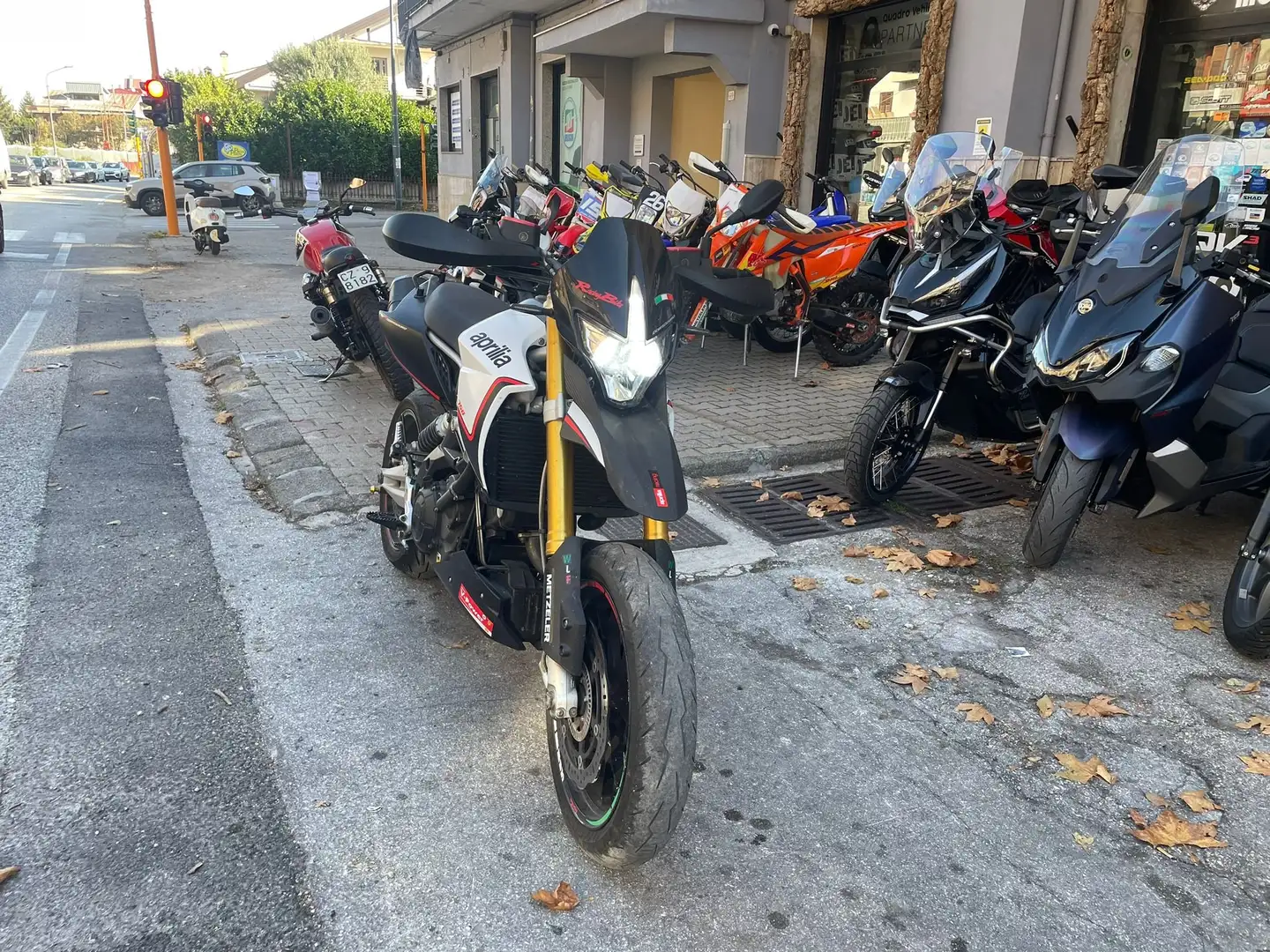 Aprilia Dorsoduro 750 ABS Bianco - 2