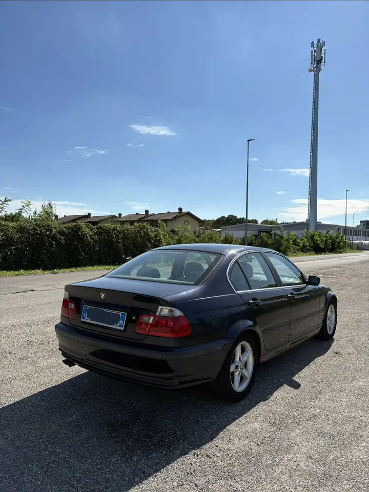 BMW 320i c/clima auto, foto 4